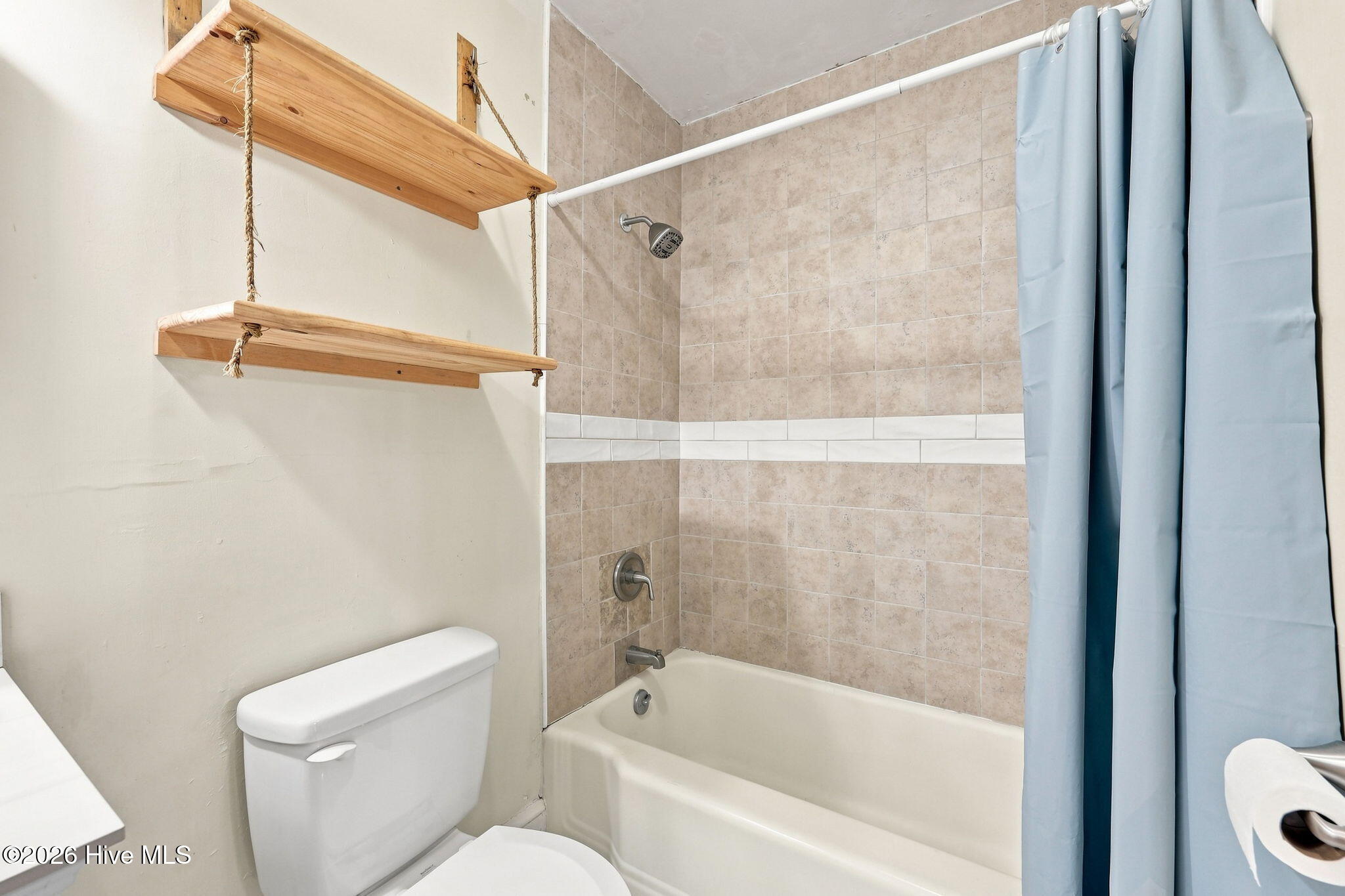 525 E 2nd Street Property Photo 35