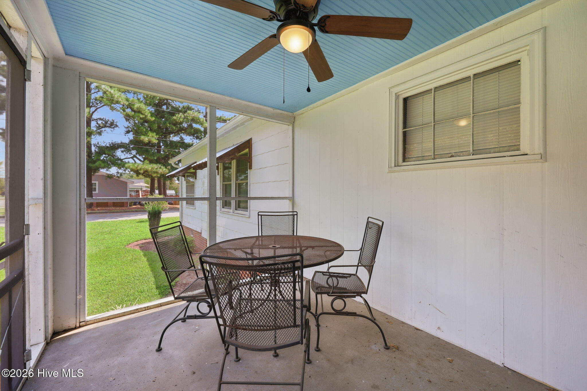 525 E 2nd Street Property Photo 36