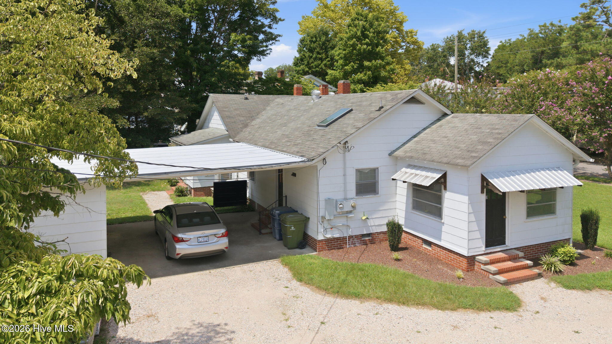 525 E 2nd Street Property Photo 43
