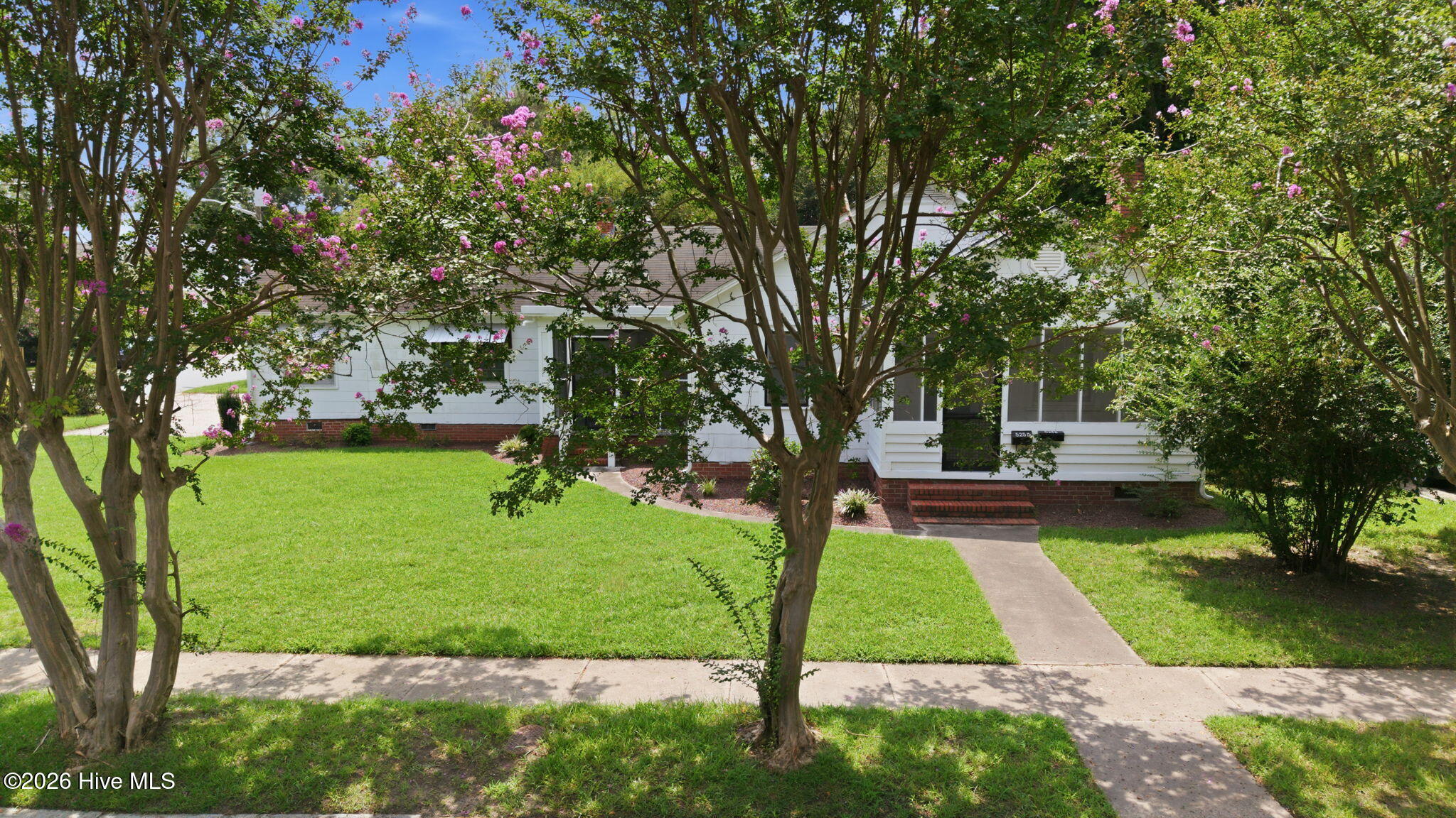 525 E 2nd Street Property Photo 47