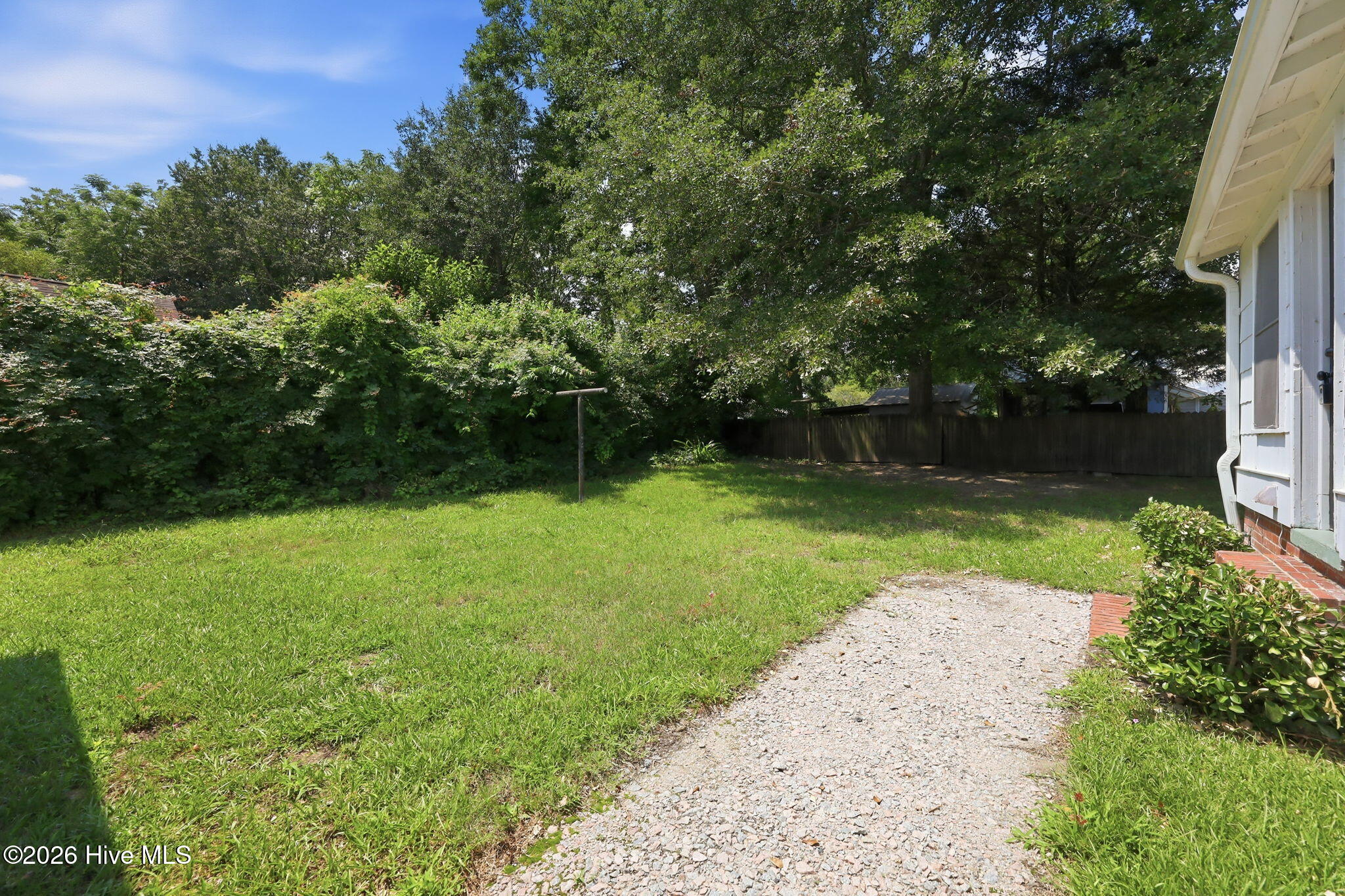 525 E 2nd Street Property Photo 54