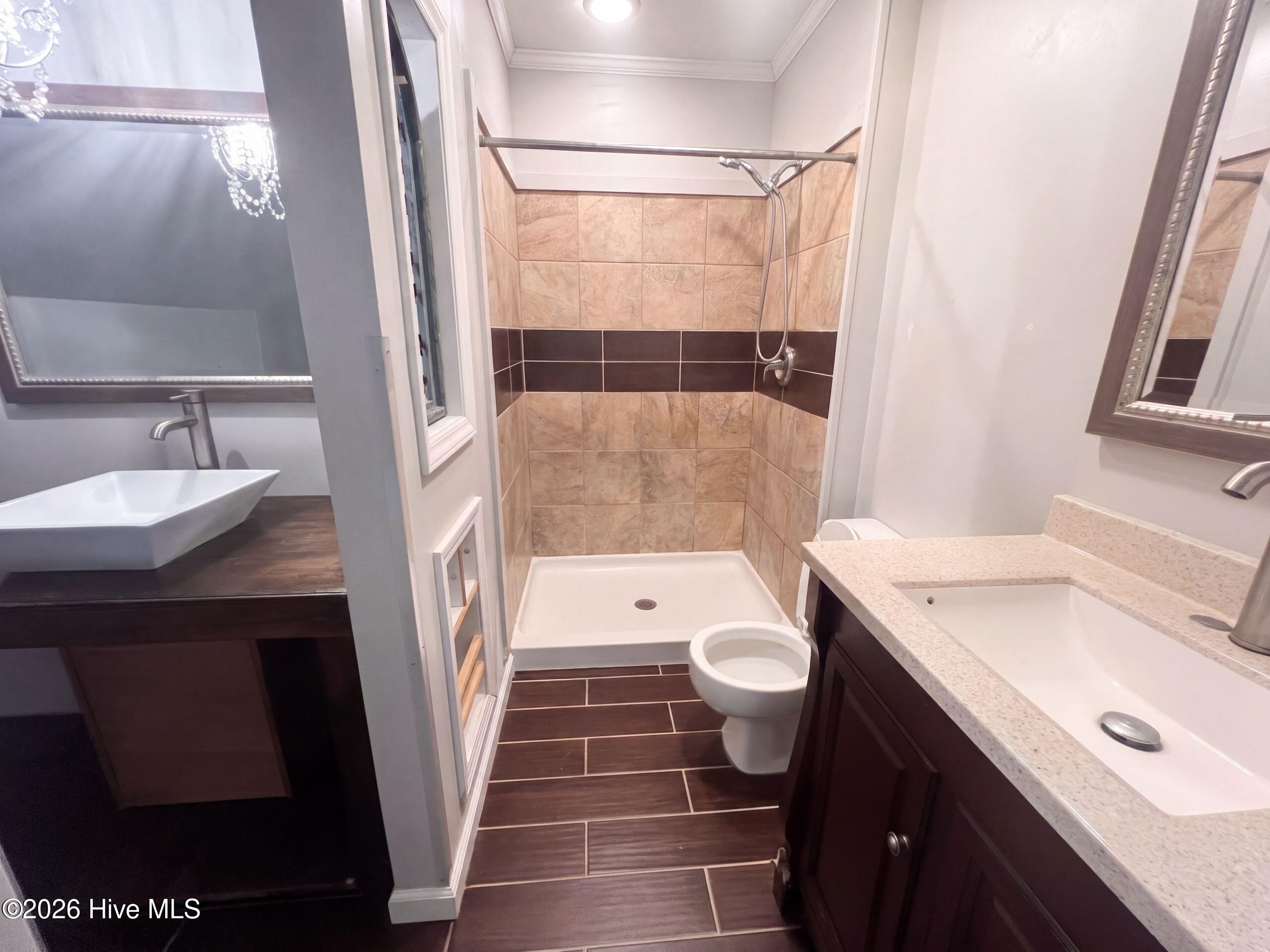 2504 Thomas Langston Road Property Photo 10