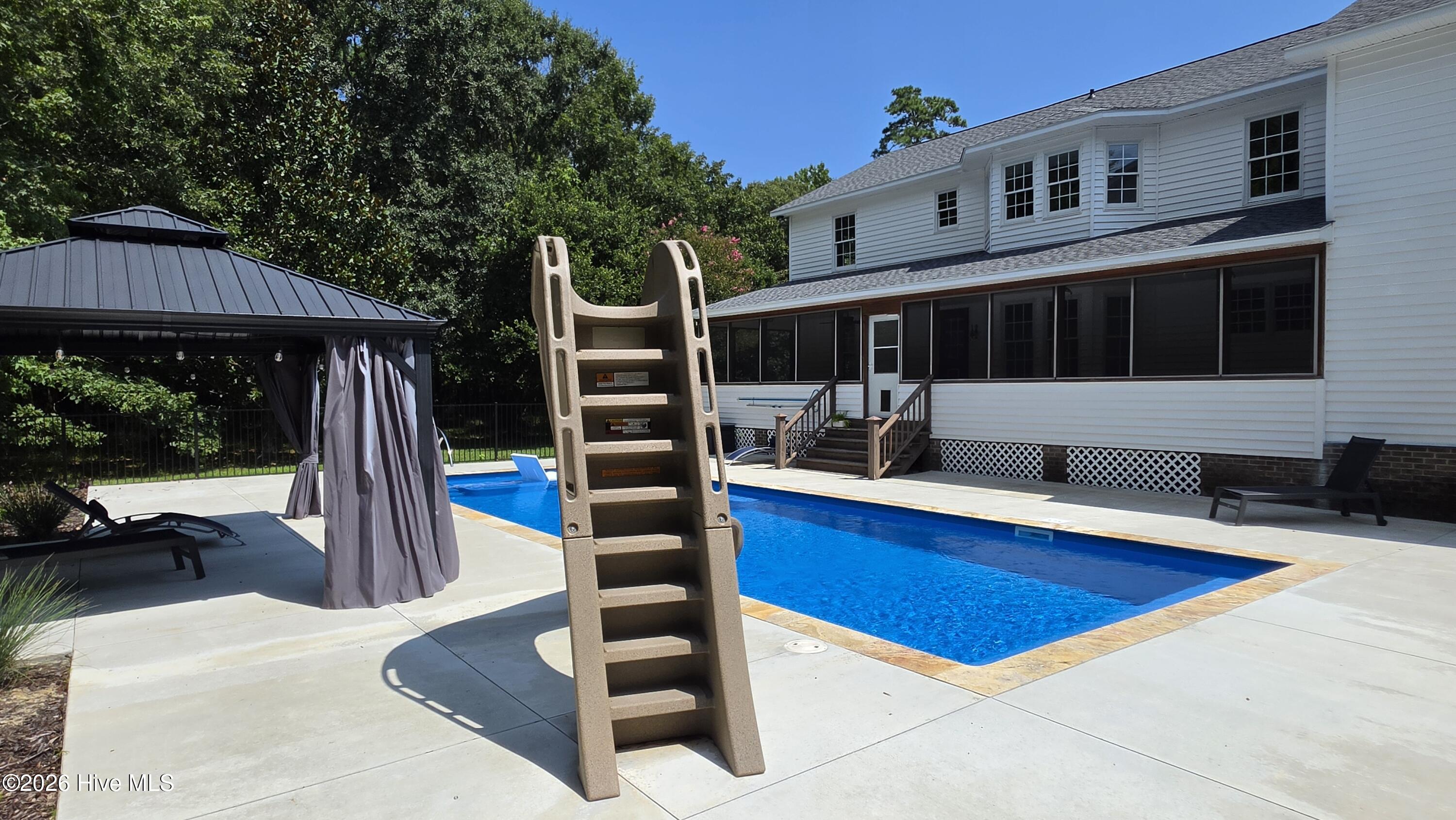 347 Sandy Point Drive Property Photo 14