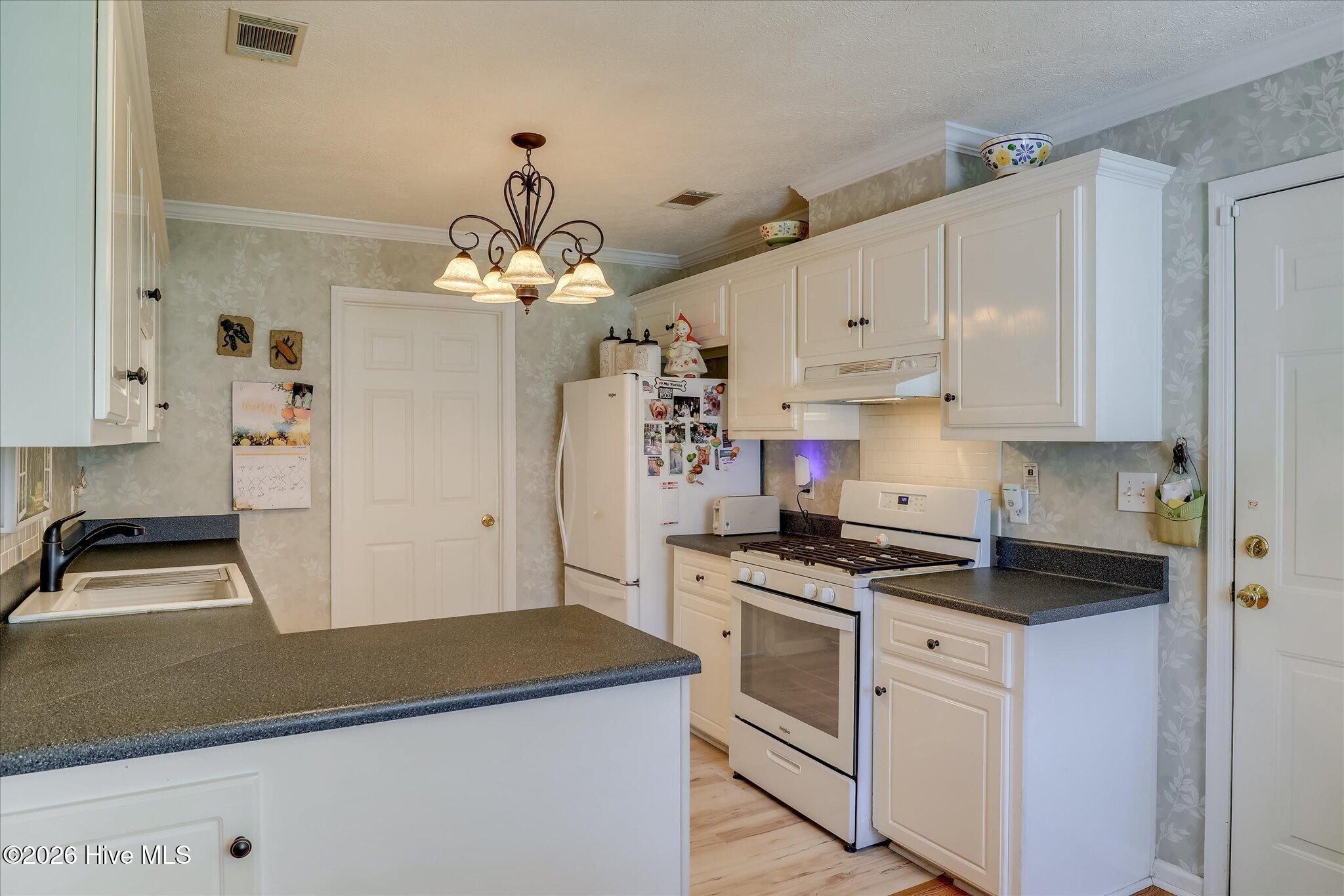 37 Hillwood Court Property Photo 15