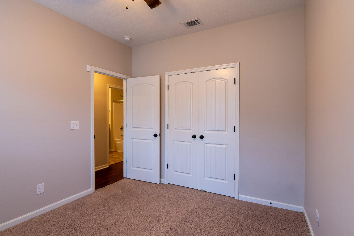 3237 Alexandria Drive Property Photo 16