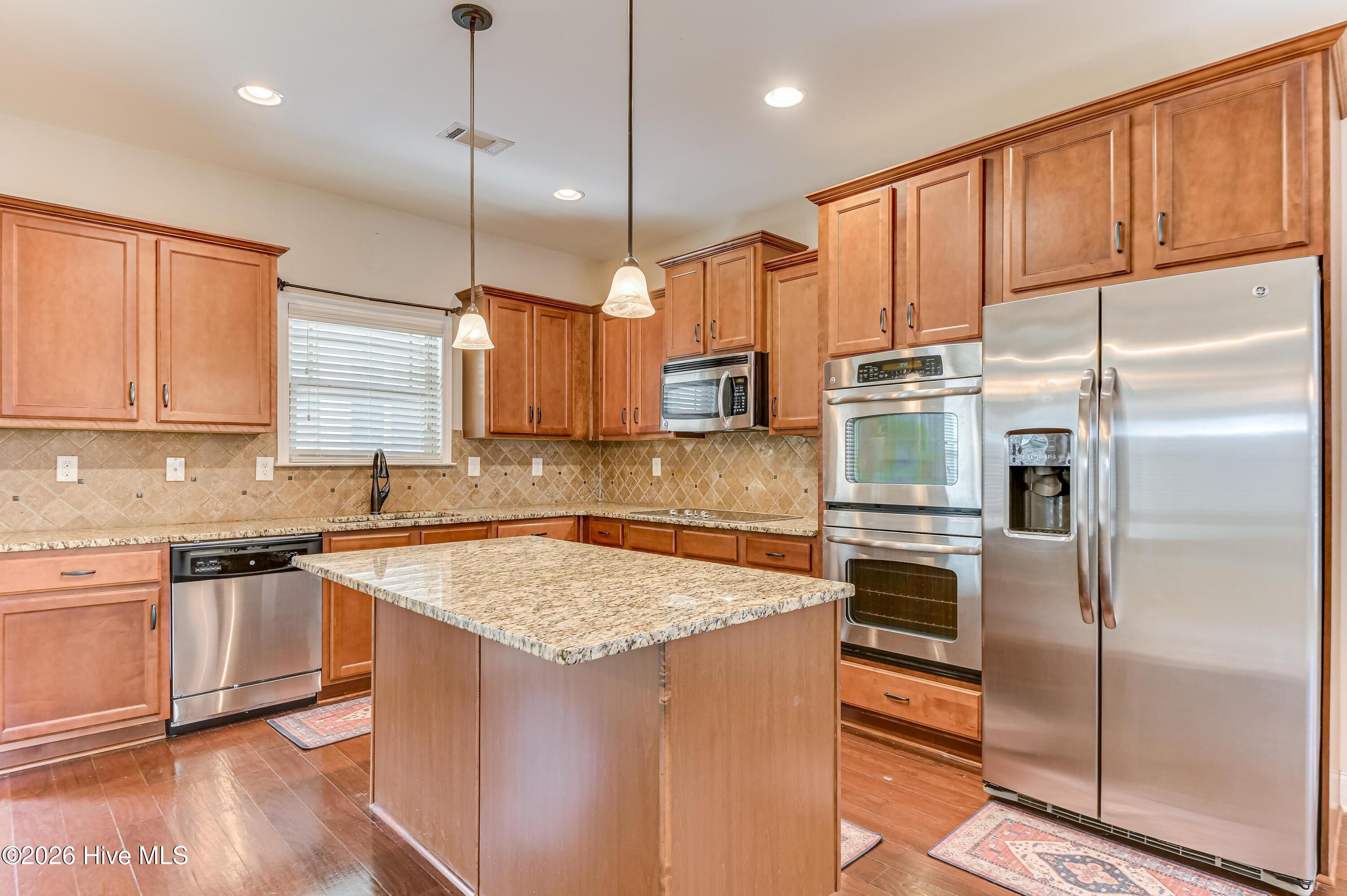 3830 Berkshire Way Property Photo 5