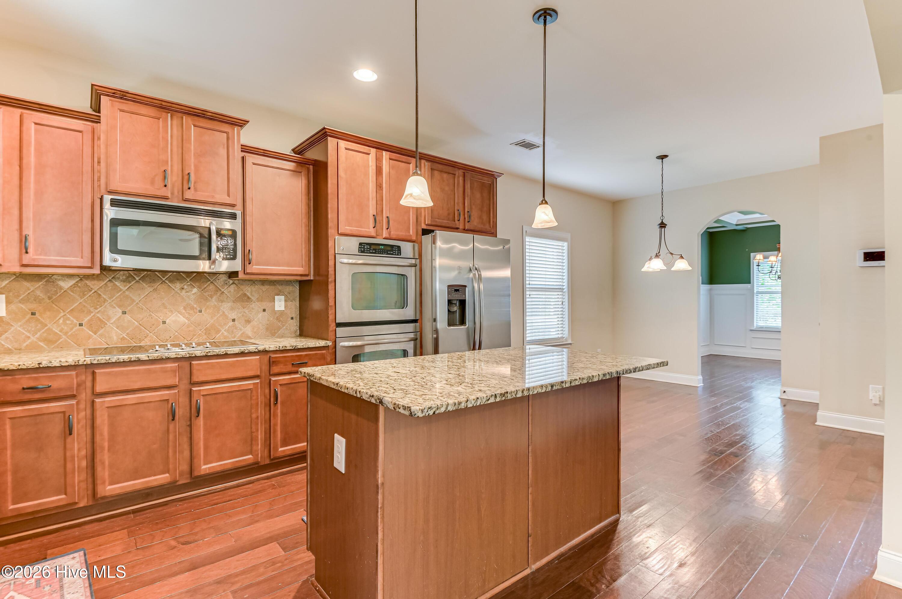 3830 Berkshire Way Property Photo 6