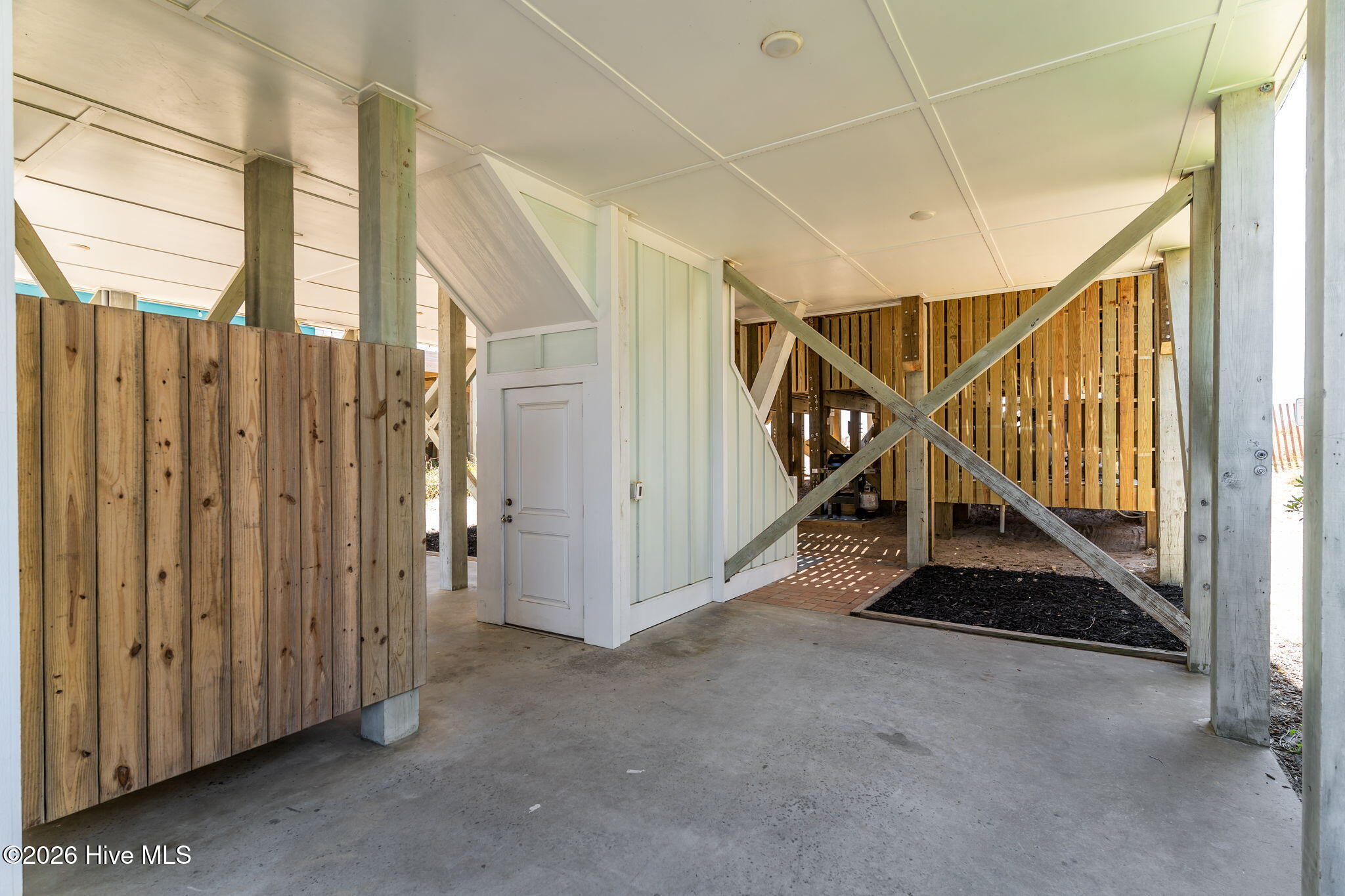 2205 E Beach Drive Property Photo 44