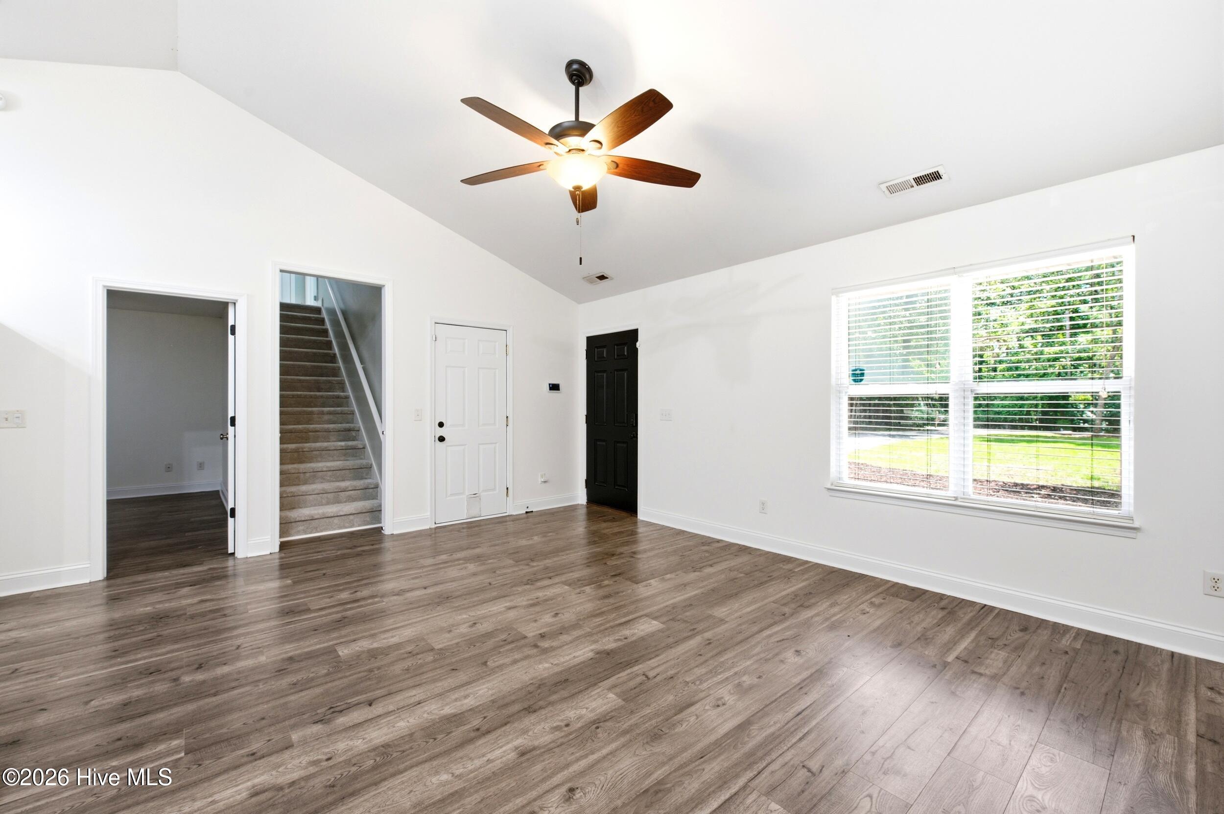 122 Pond View Circle Property Photo 4