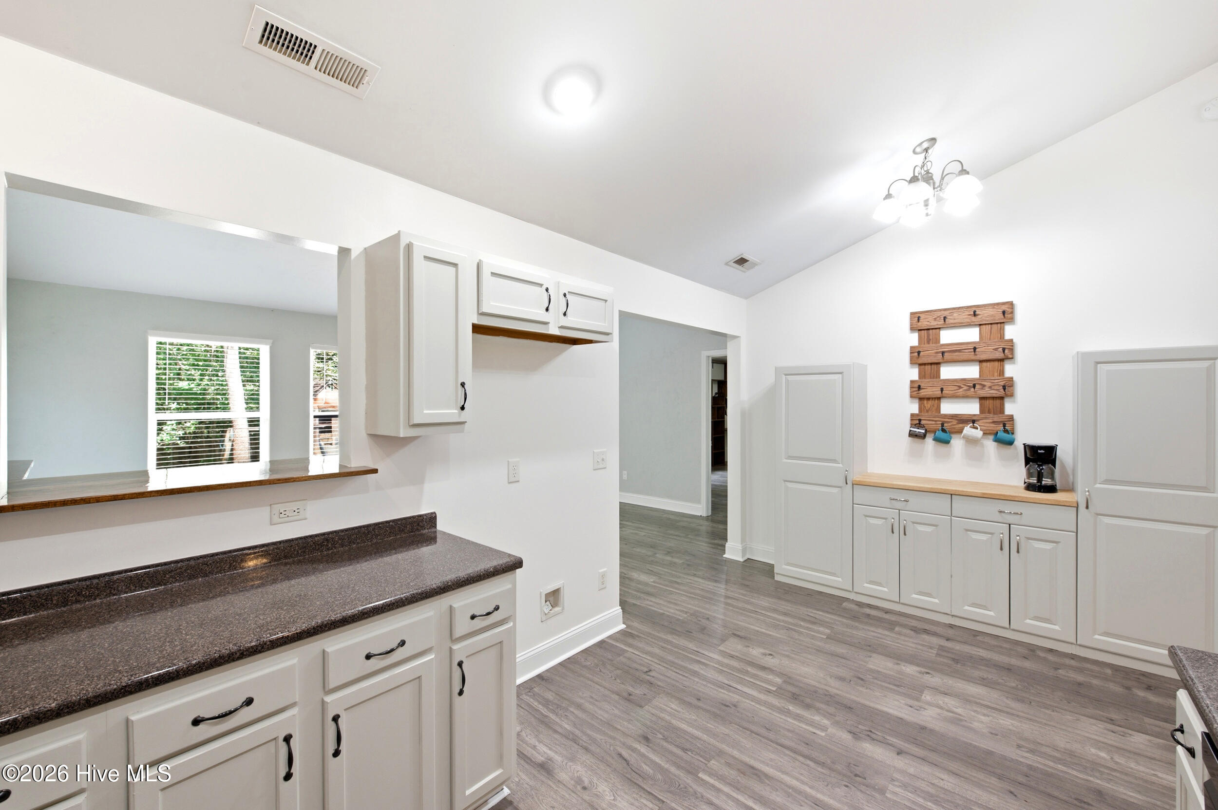 122 Pond View Circle Property Photo 8