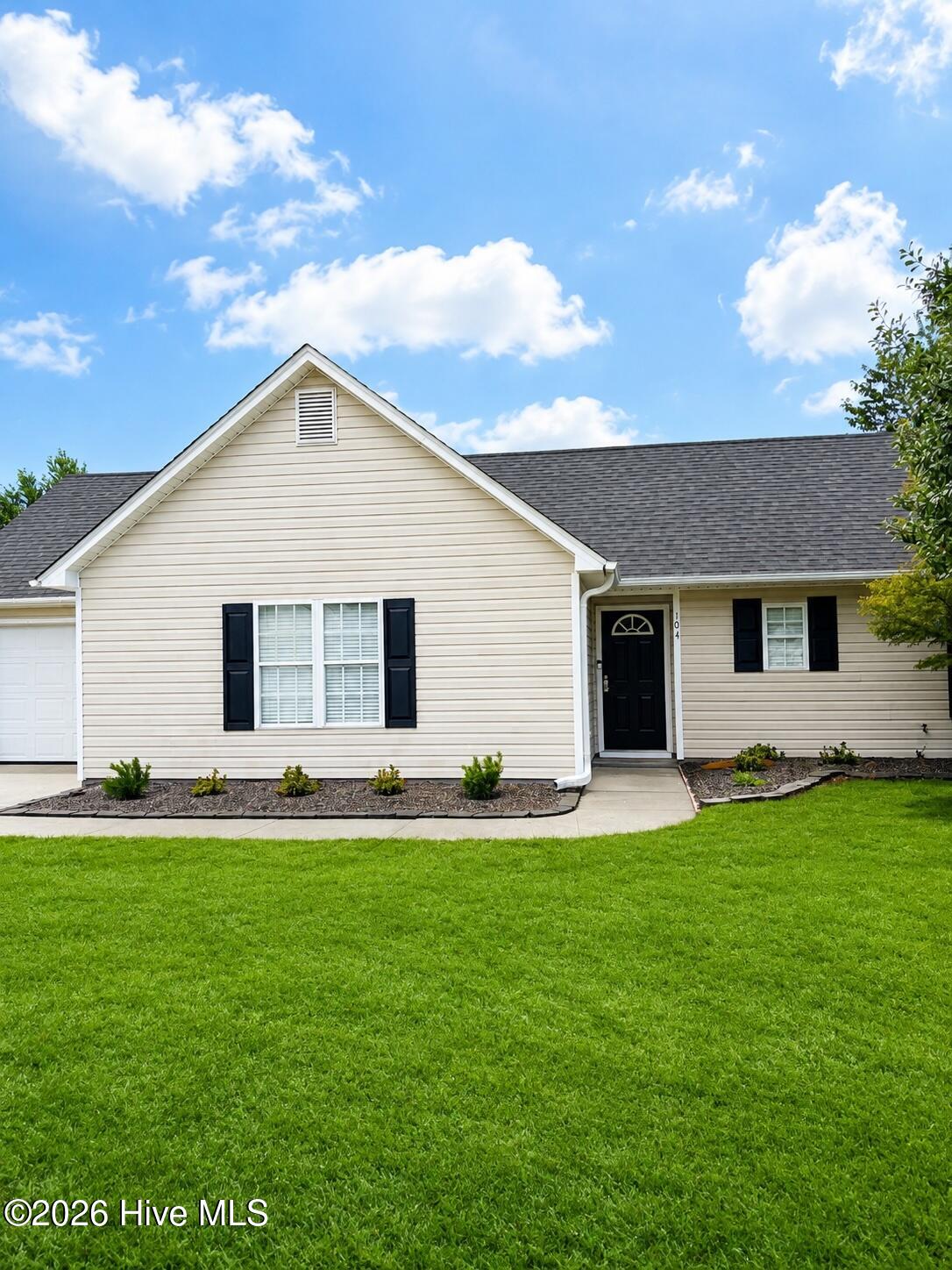 104 Olde Well Loop Road Property Photo 1