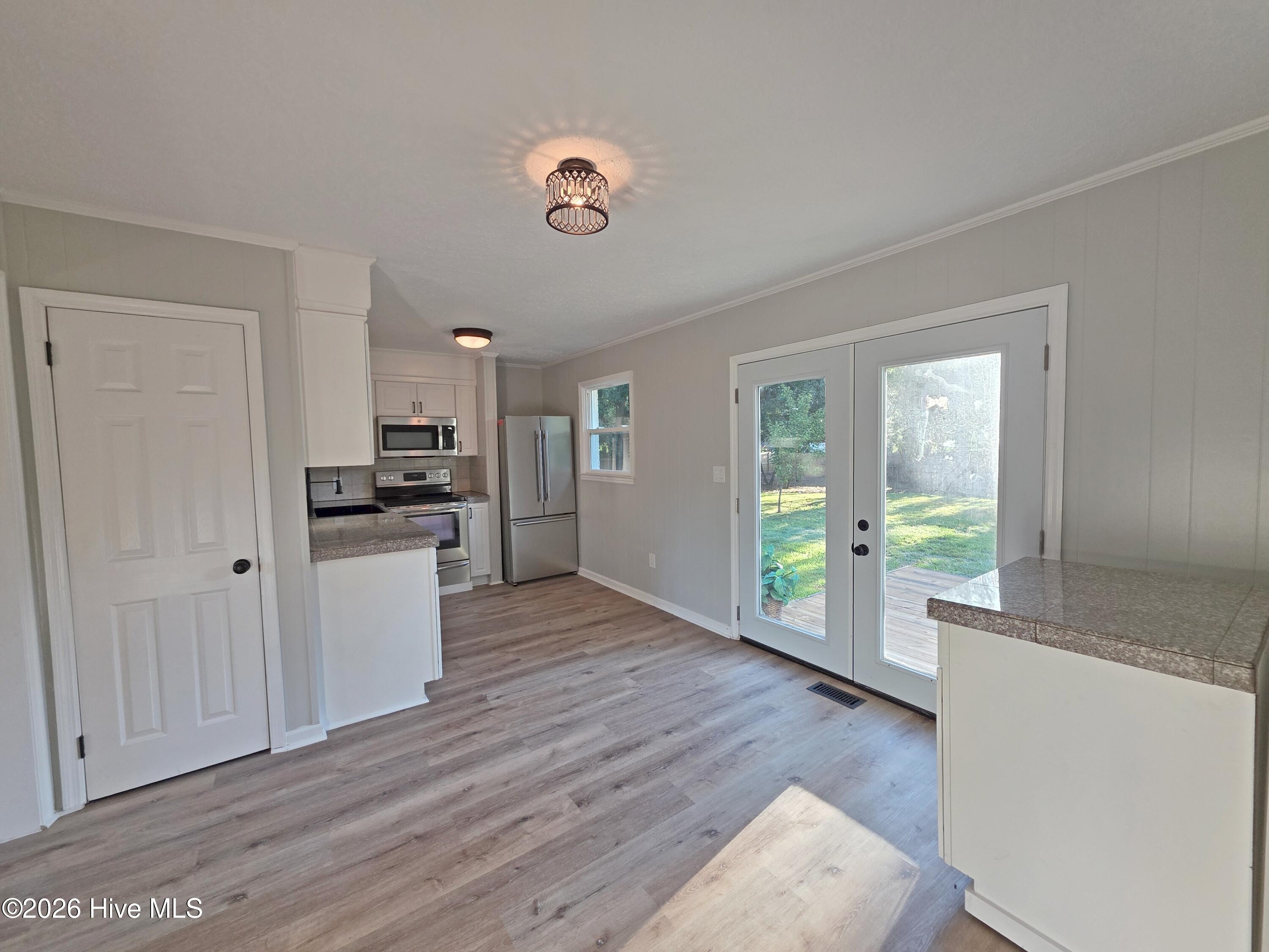 506 Boardman Road Property Photo 4