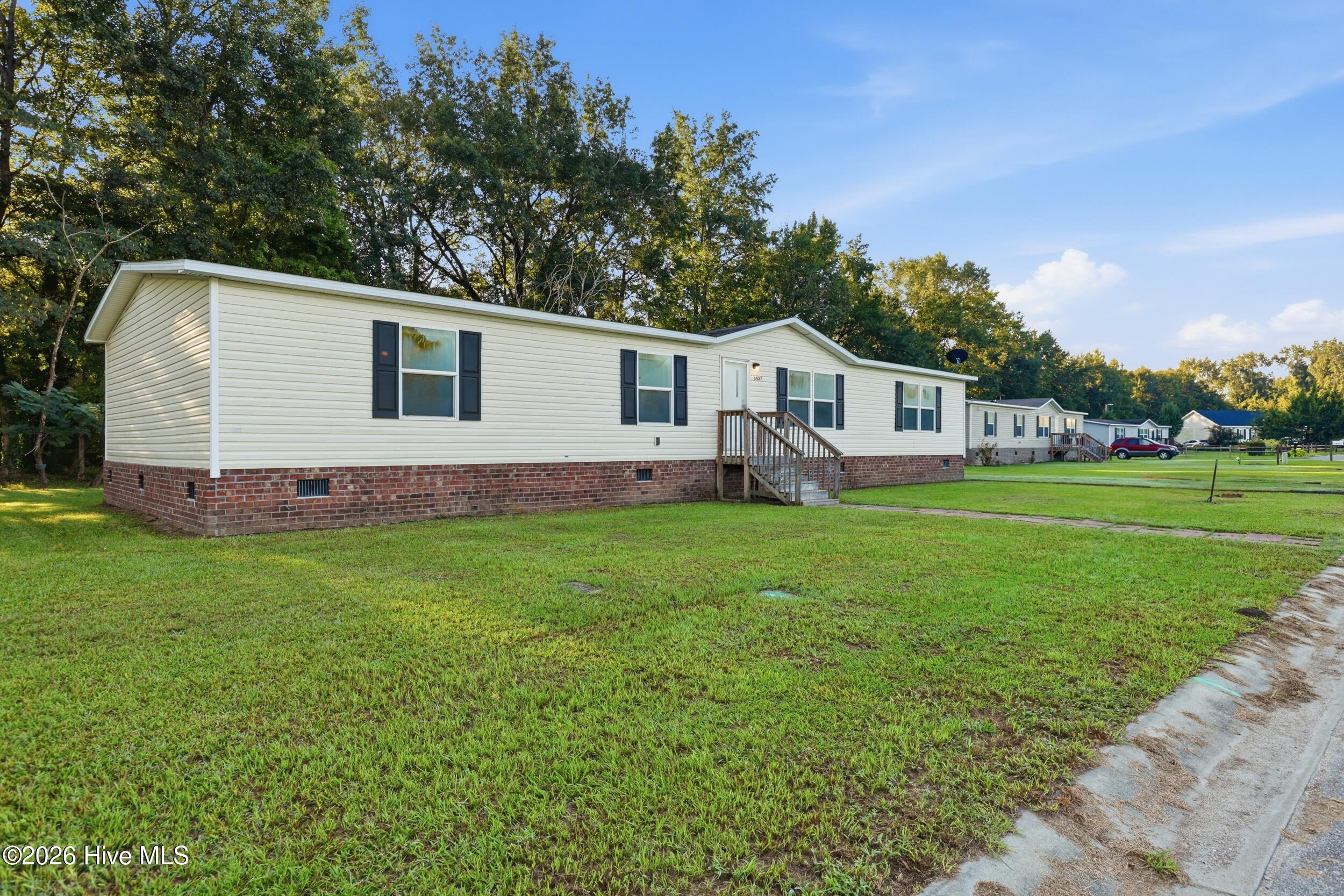 5927 Berkley Court Property Photo 3