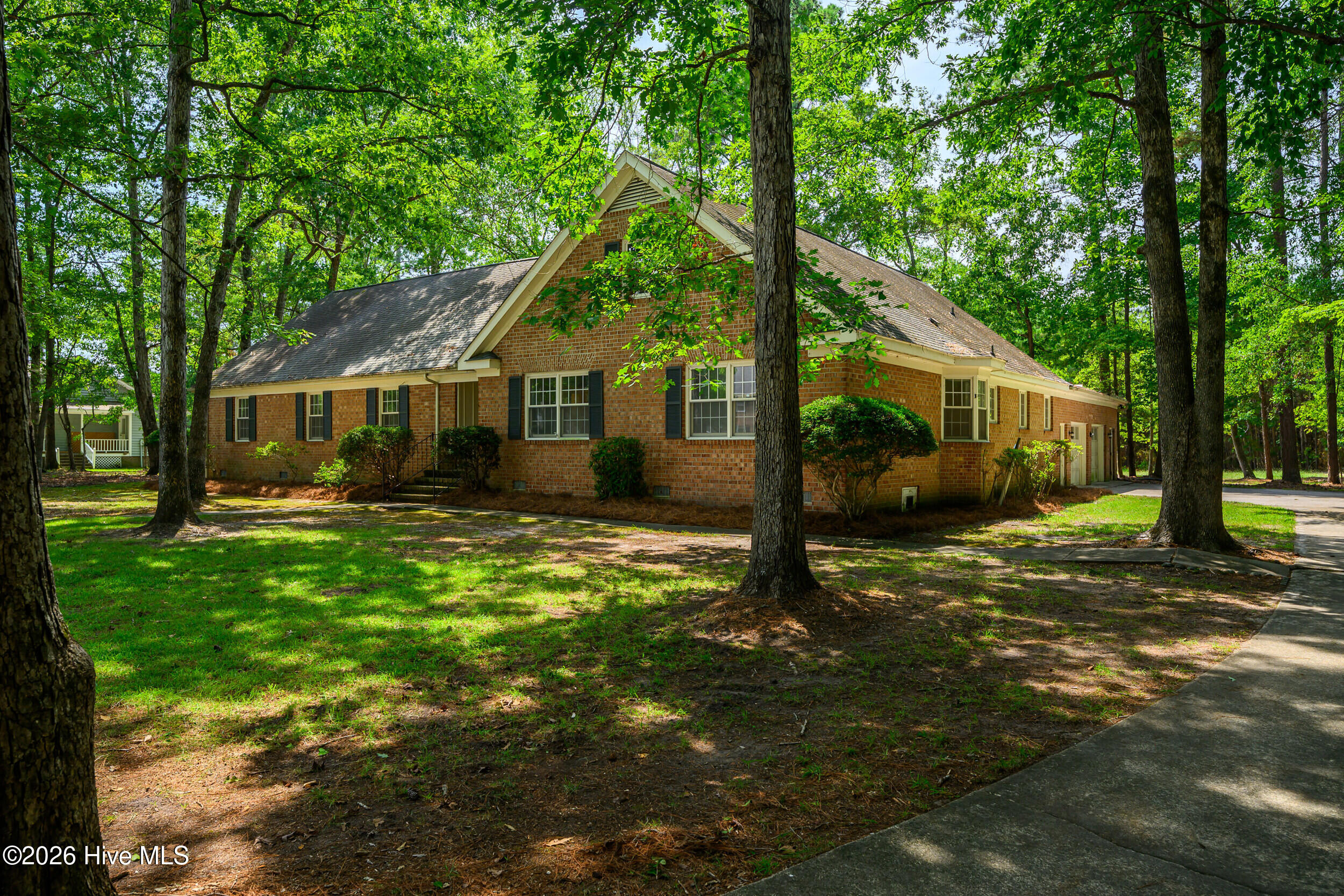 1612 Colony Drive Property Photo 3