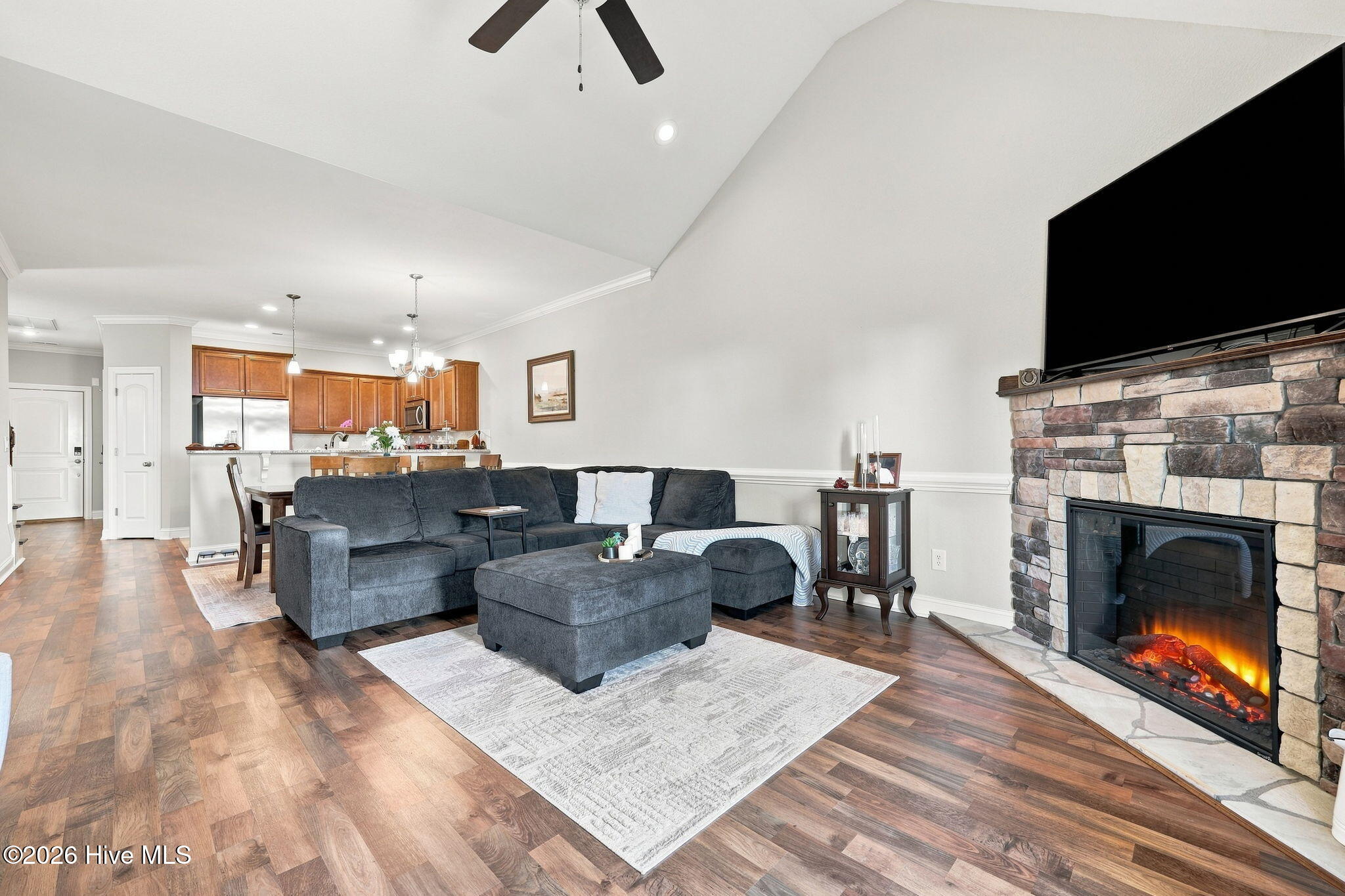 2120 Remington Court B Property Photo 22