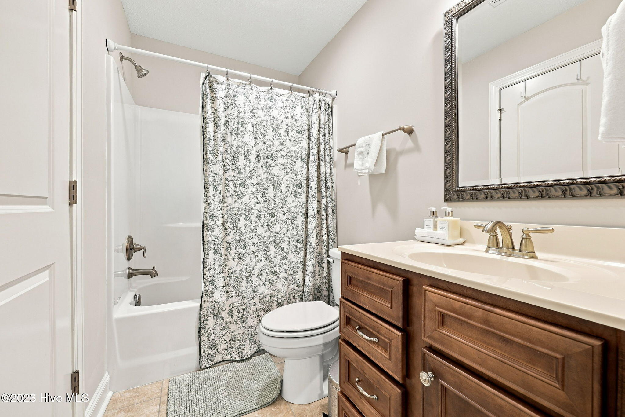 2120 Remington Court B Property Photo 38