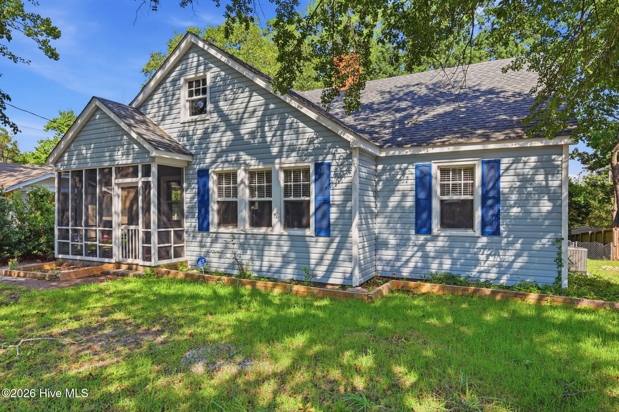 404 Pearl Street Property Photo 2