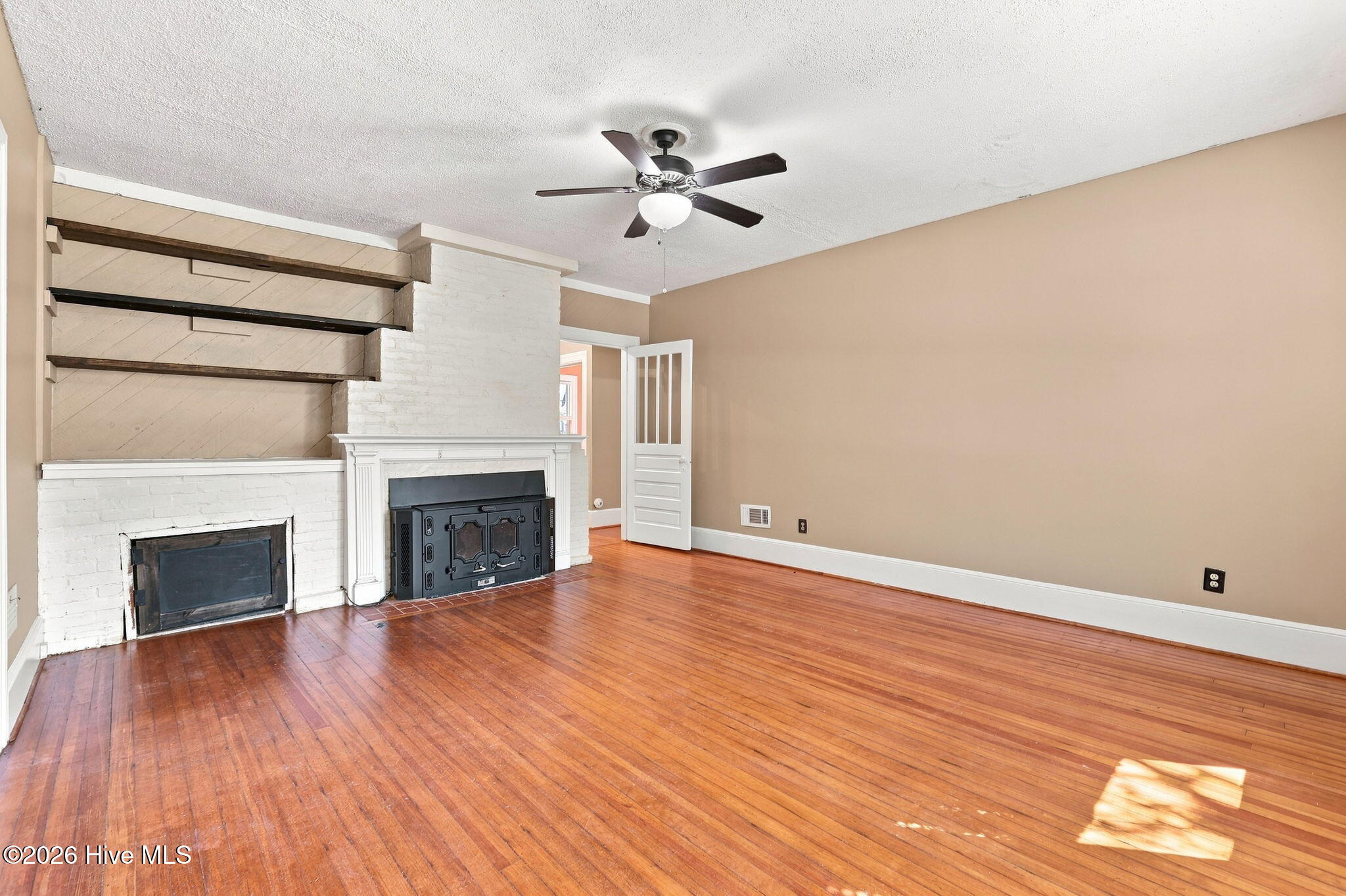 404 Pearl Street Property Photo 6