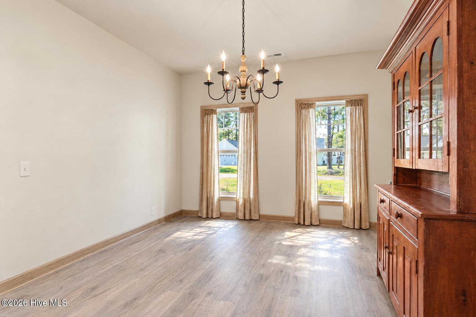 188 Boundary Loop Road Nw Property Photo 5