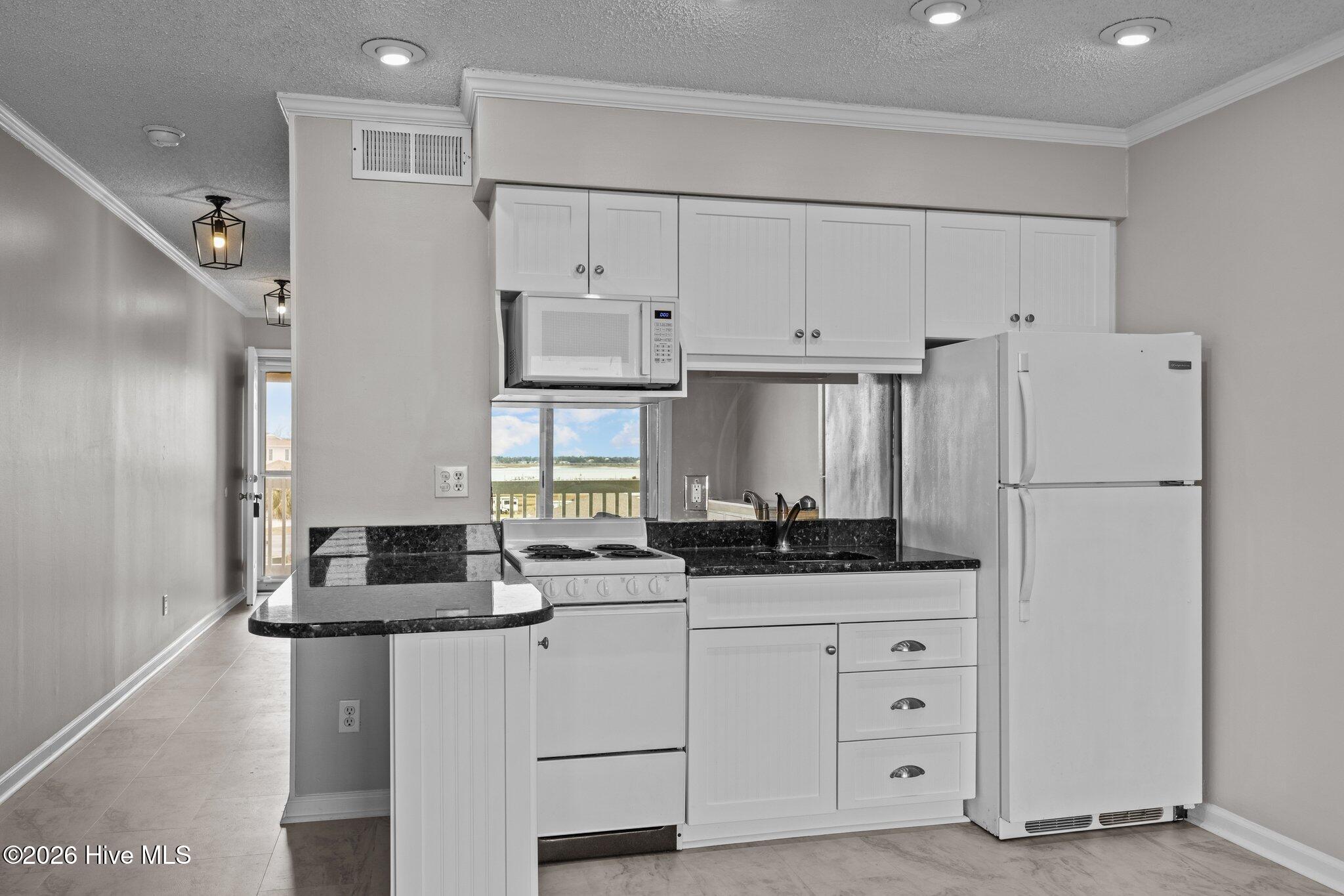 650 Cedar Point Boulevard A34 Property Photo 9