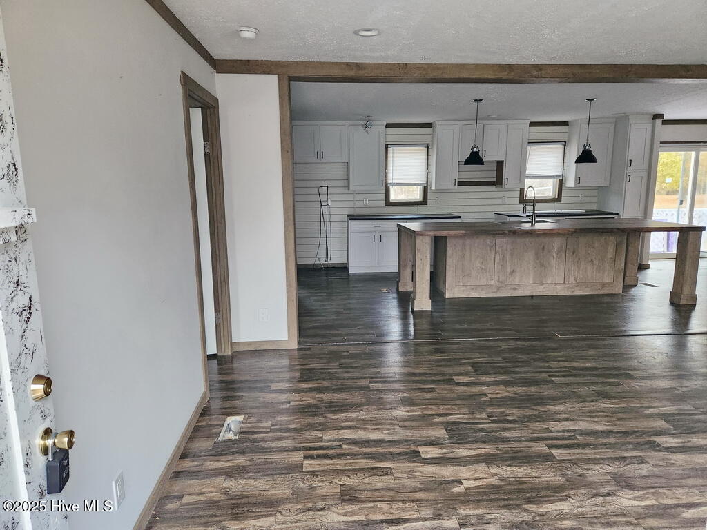 122 Riddick Street Property Photo 3