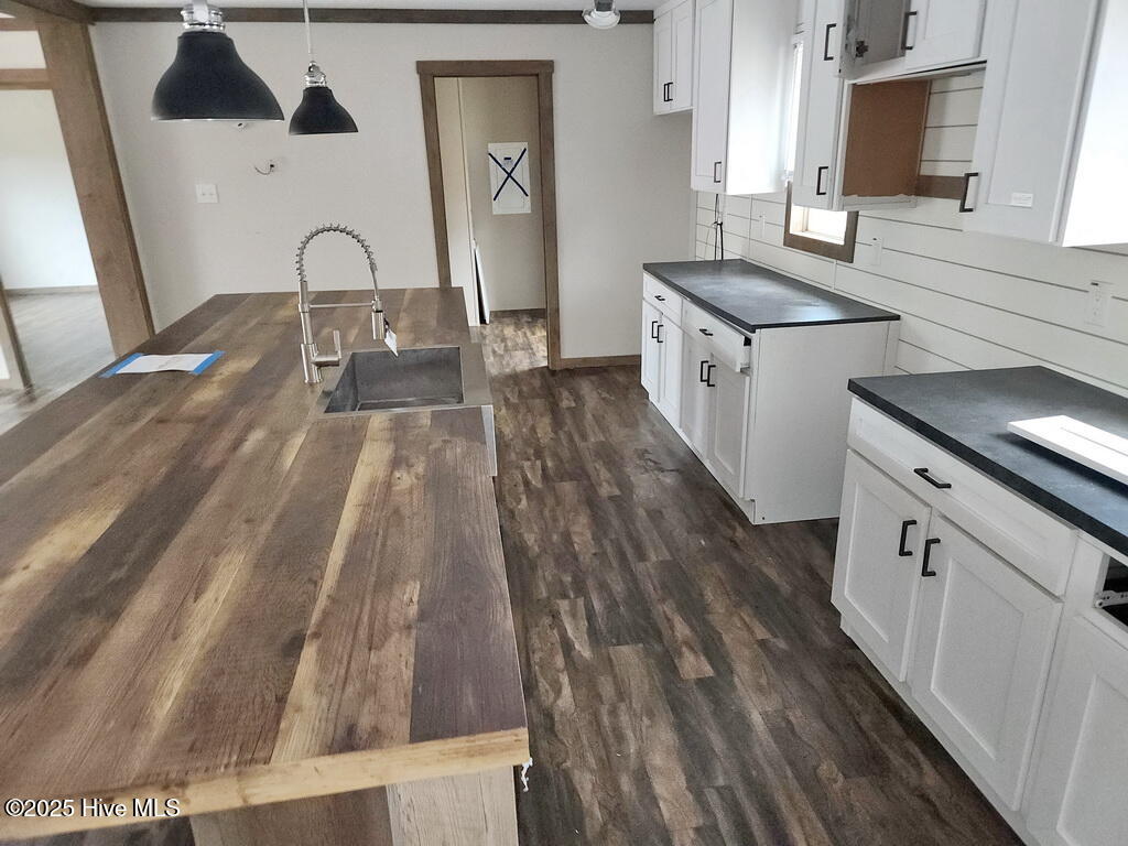 122 Riddick Street Property Photo 4