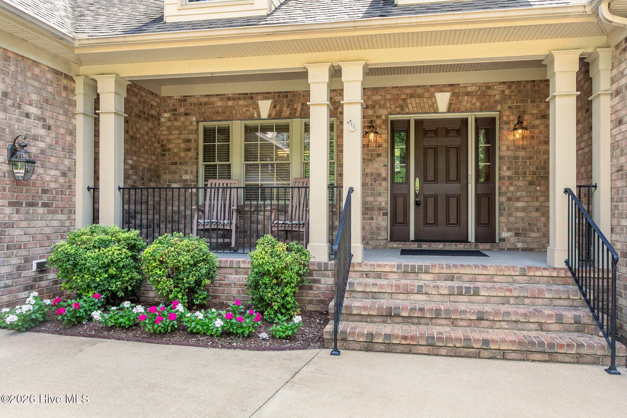 162 Roanoke Drive Property Photo 4