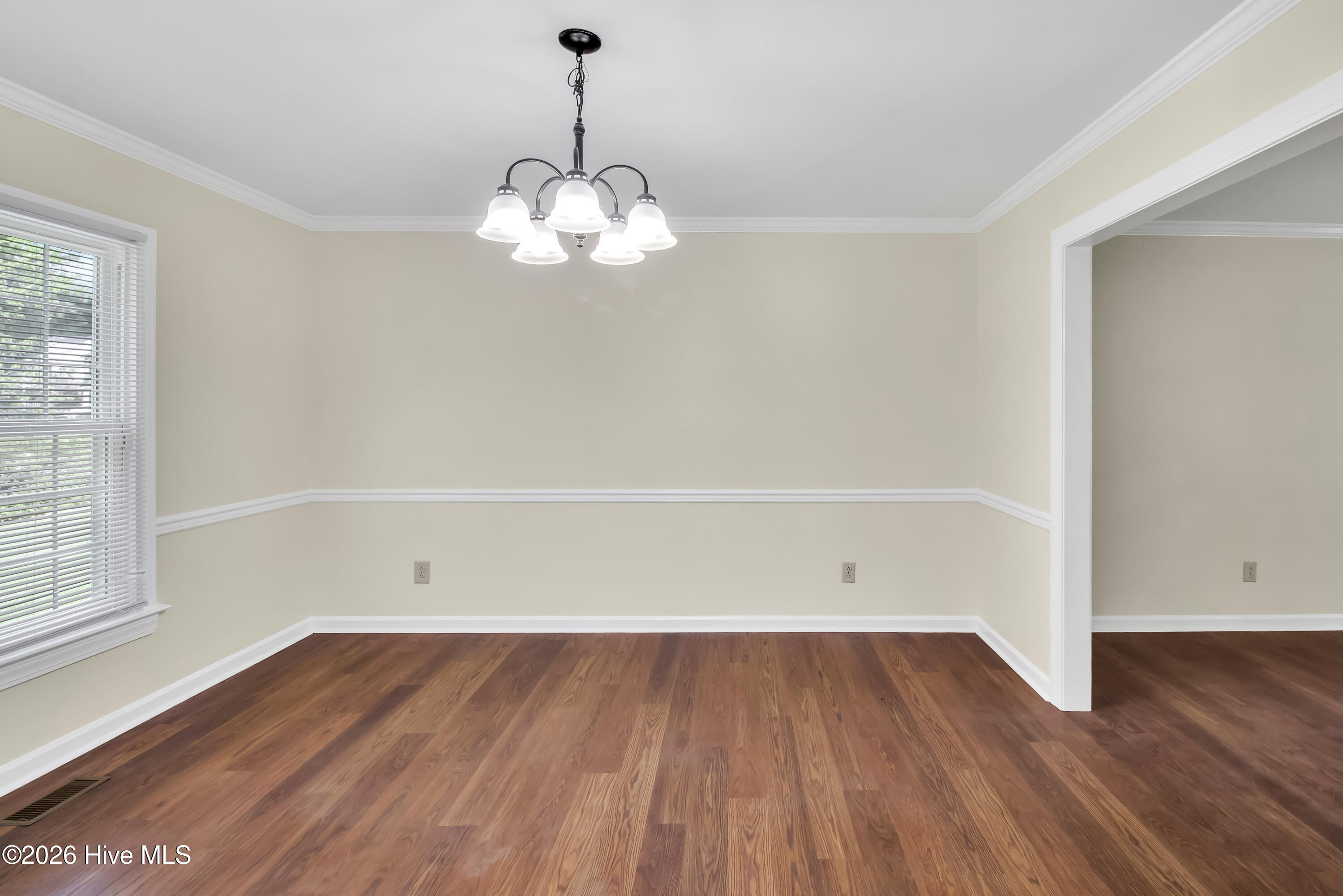 501 Wythe Grove Property Photo 8