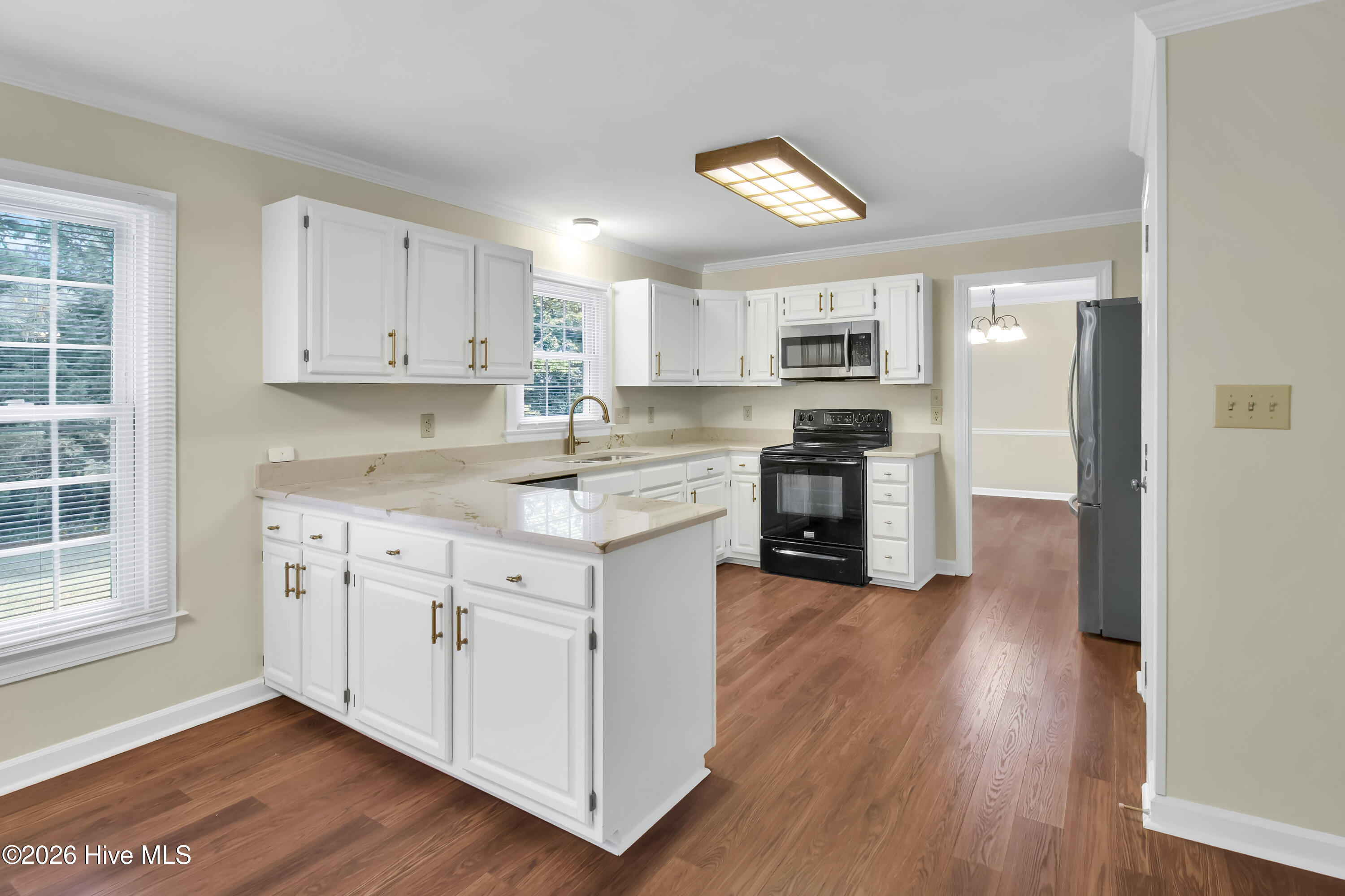 501 Wythe Grove Property Photo 11