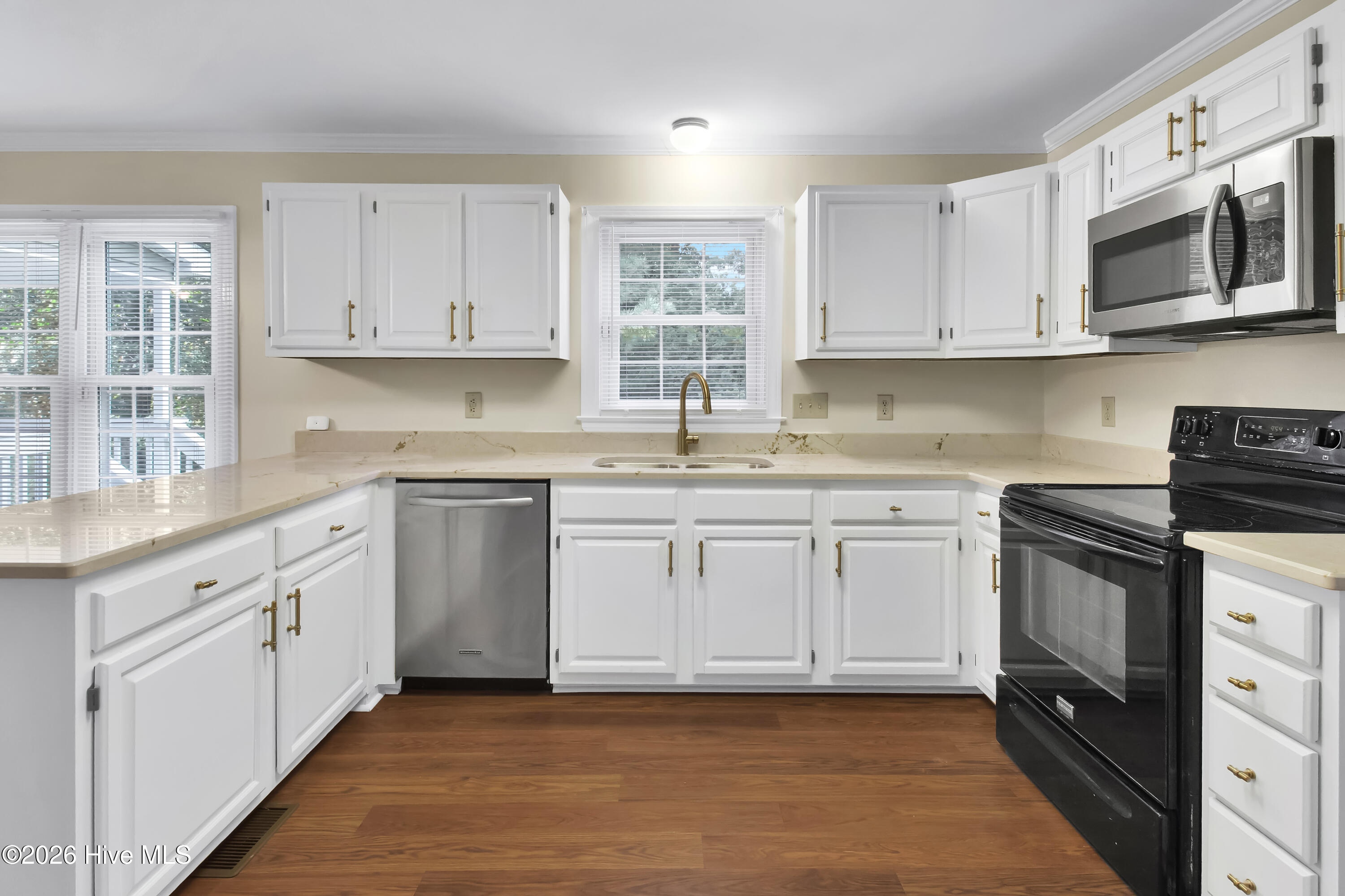 501 Wythe Grove Property Photo 13