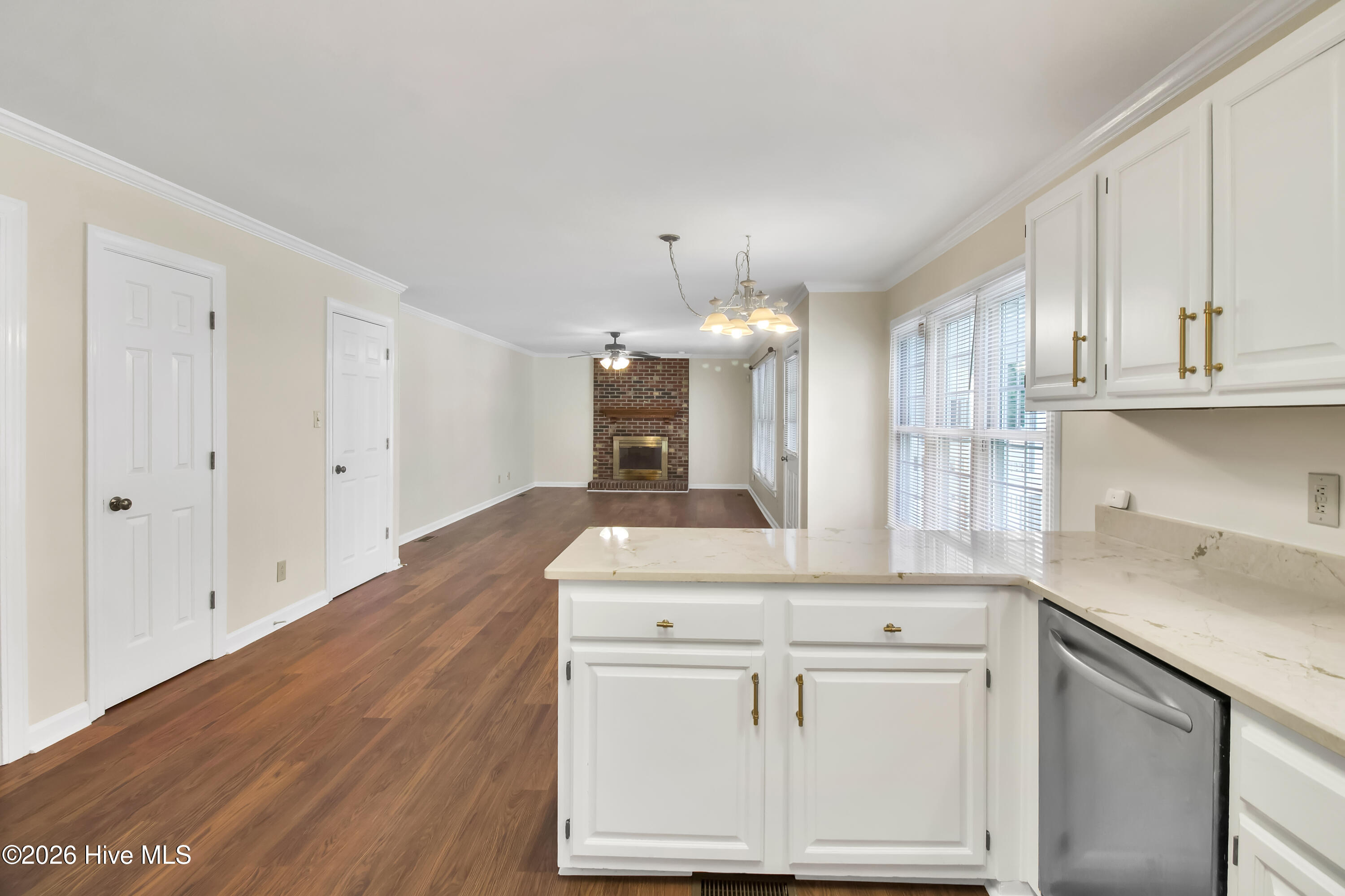 501 Wythe Grove Property Photo 14