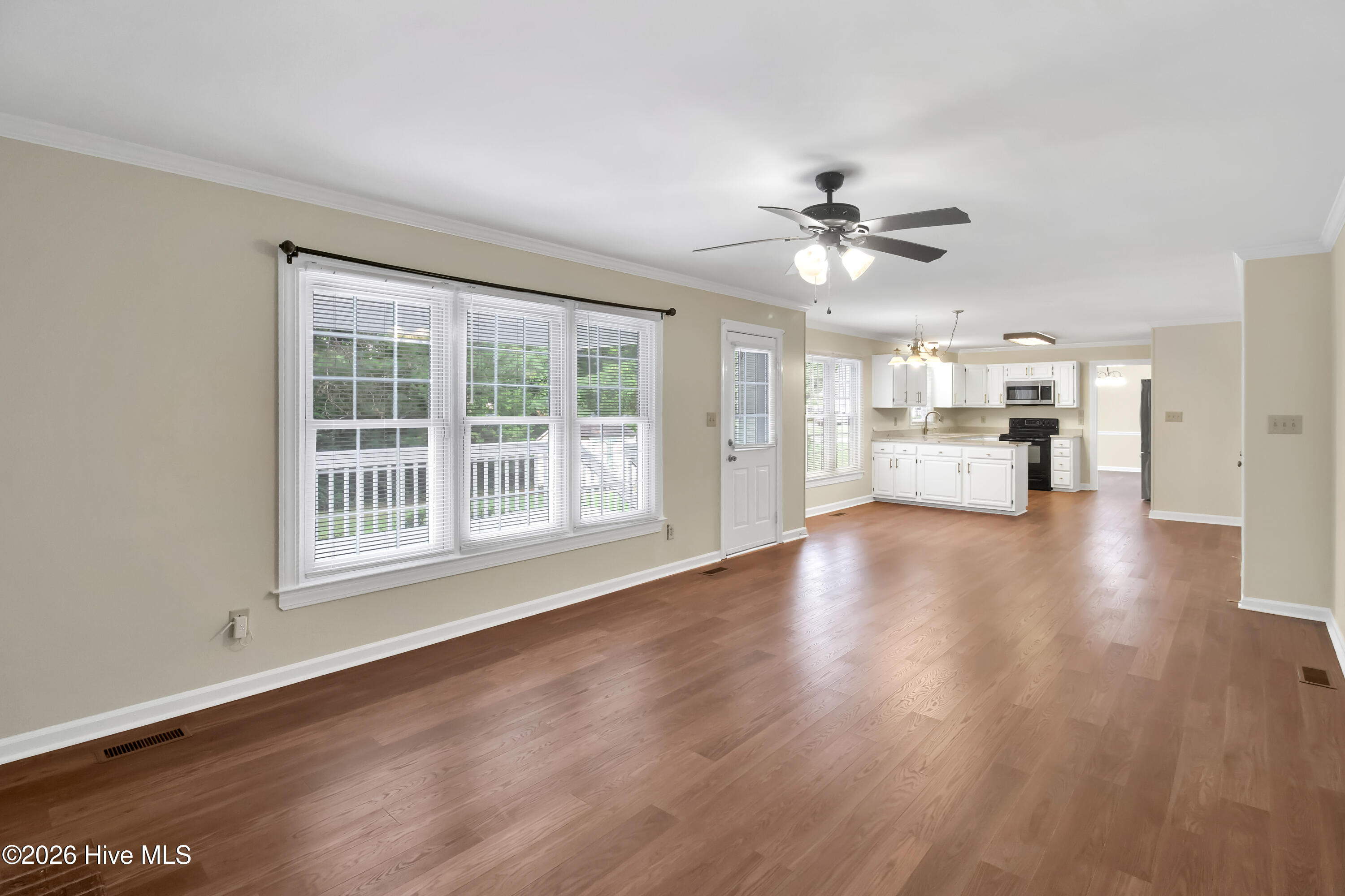 501 Wythe Grove Property Photo 15