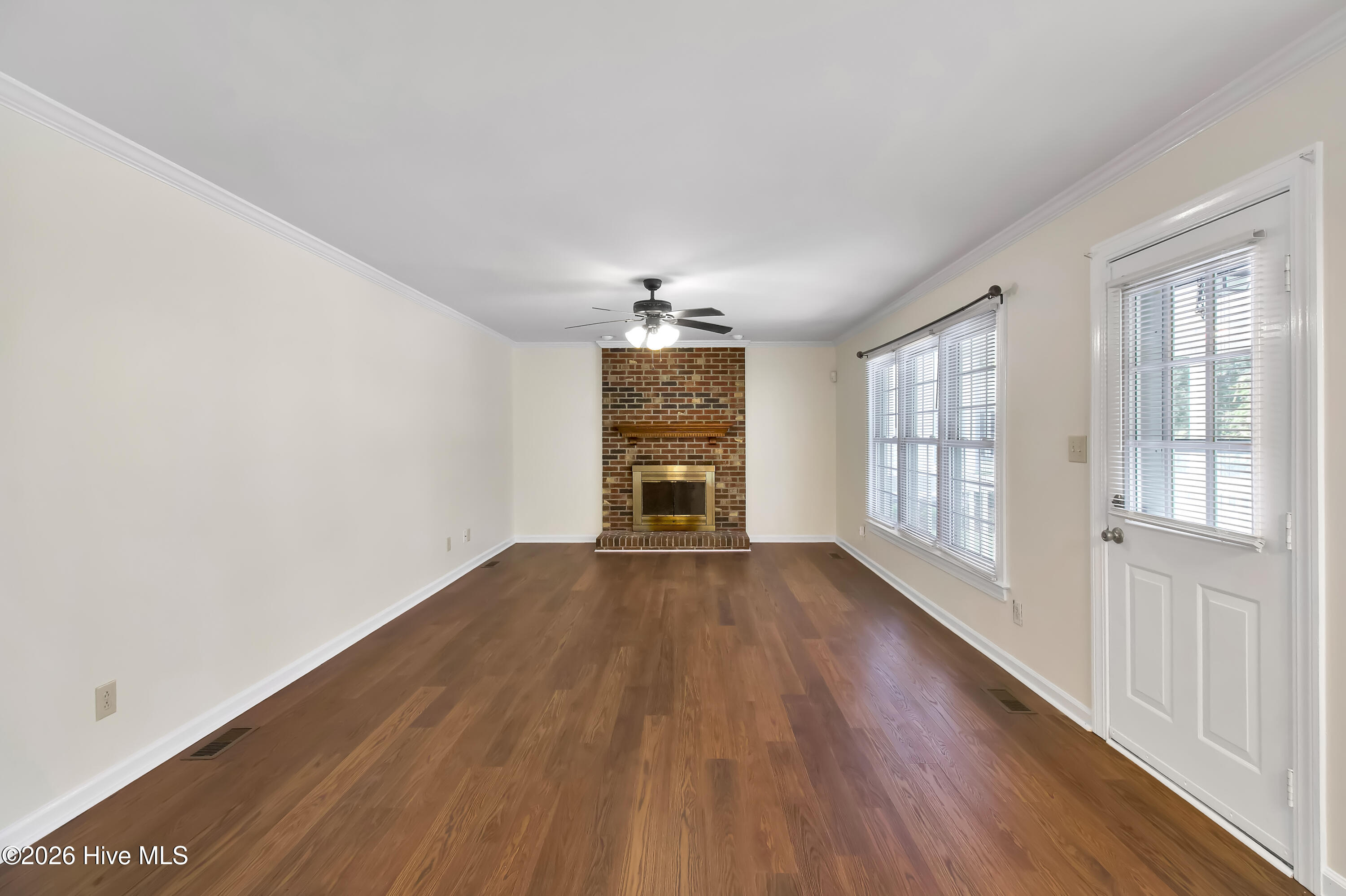 501 Wythe Grove Property Photo 16
