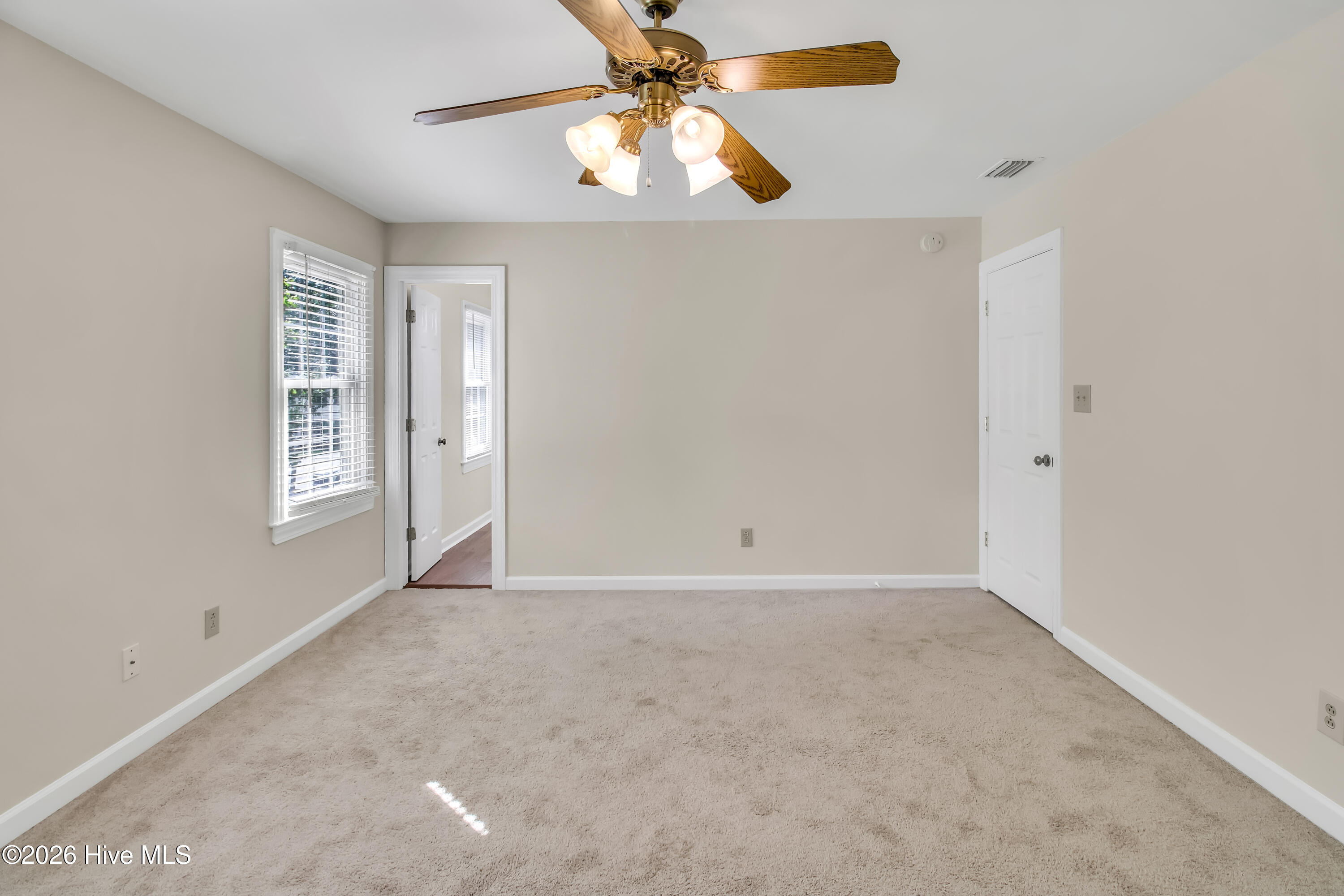 501 Wythe Grove Property Photo 25