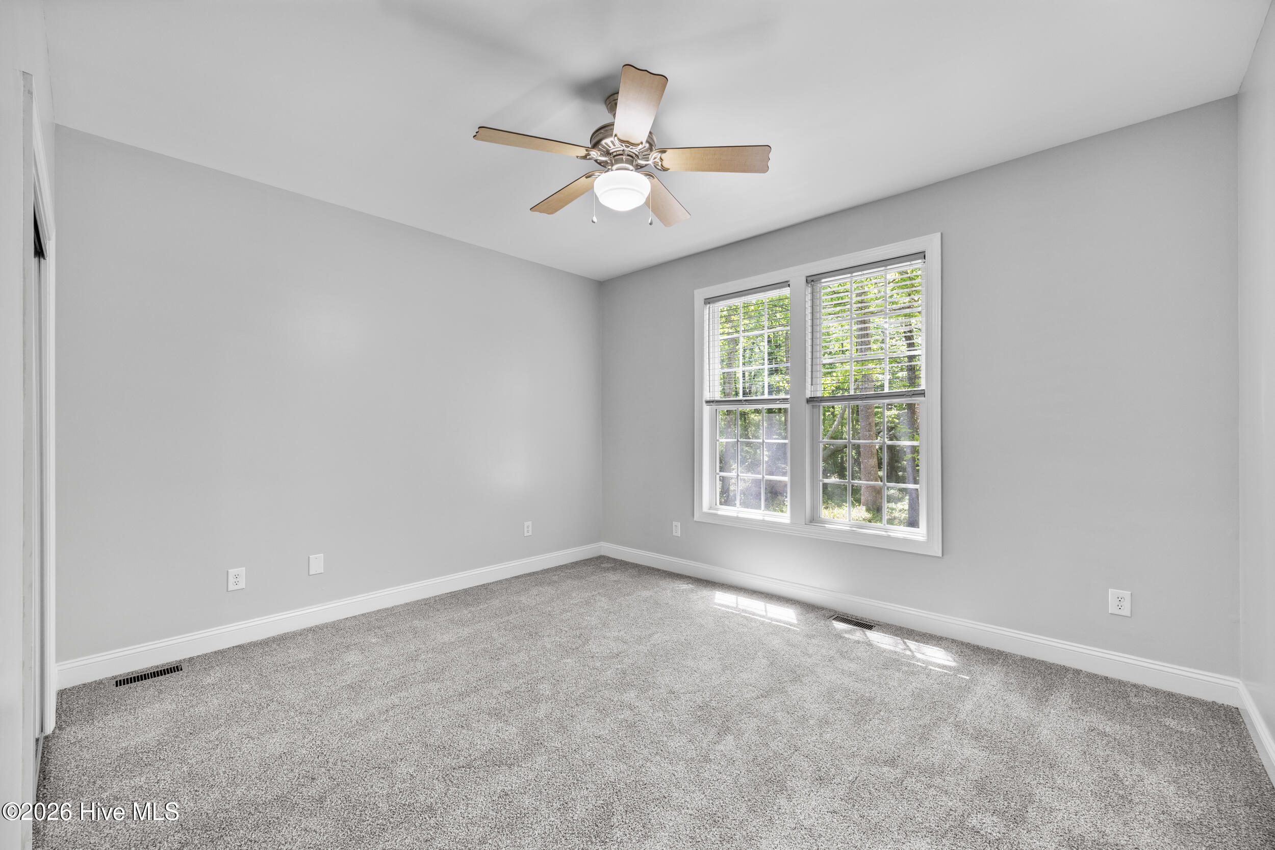 905 Charleston Place Property Photo 33