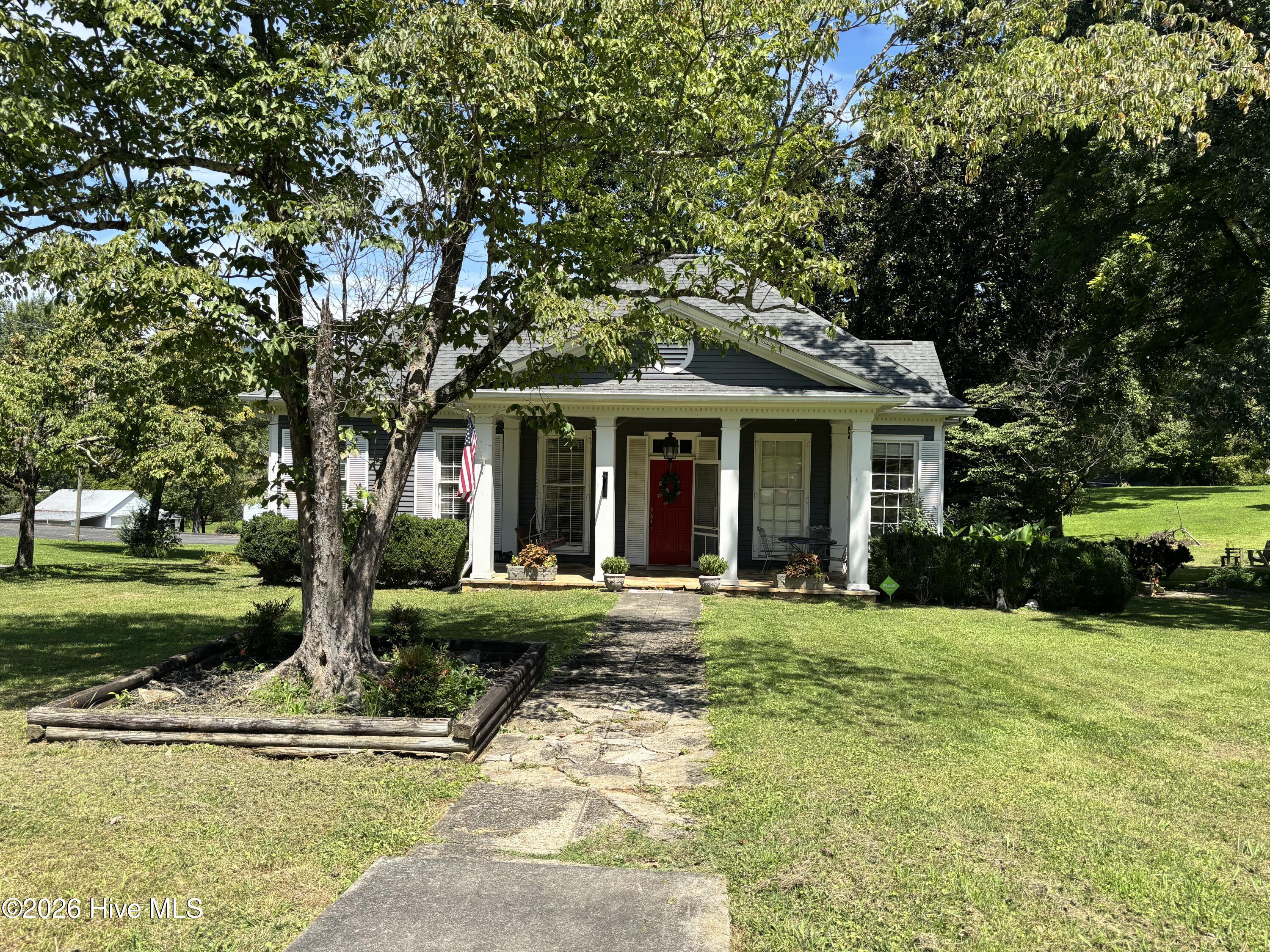 55 Aquone Road Property Photo 4