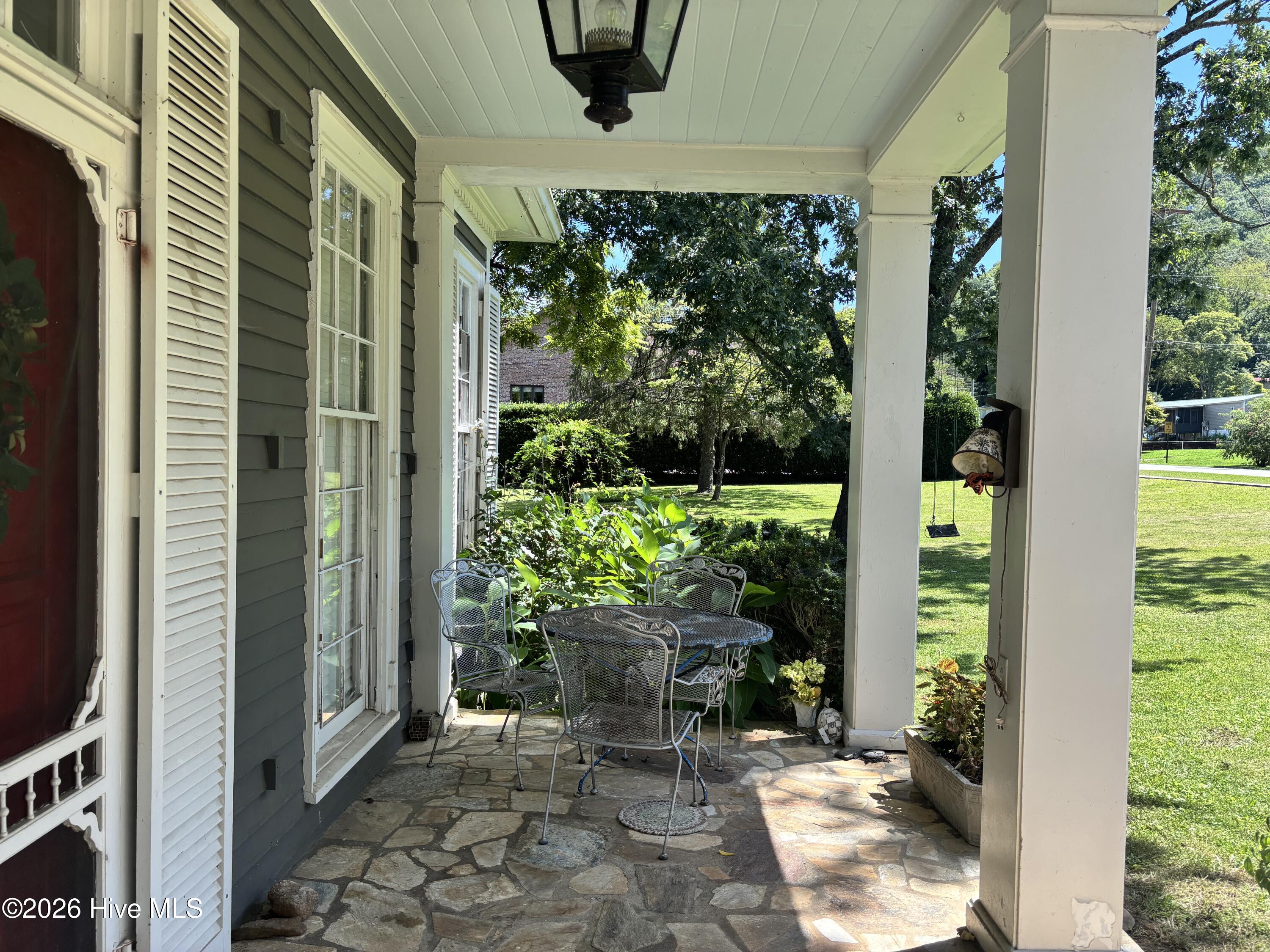 55 Aquone Road Property Photo 6