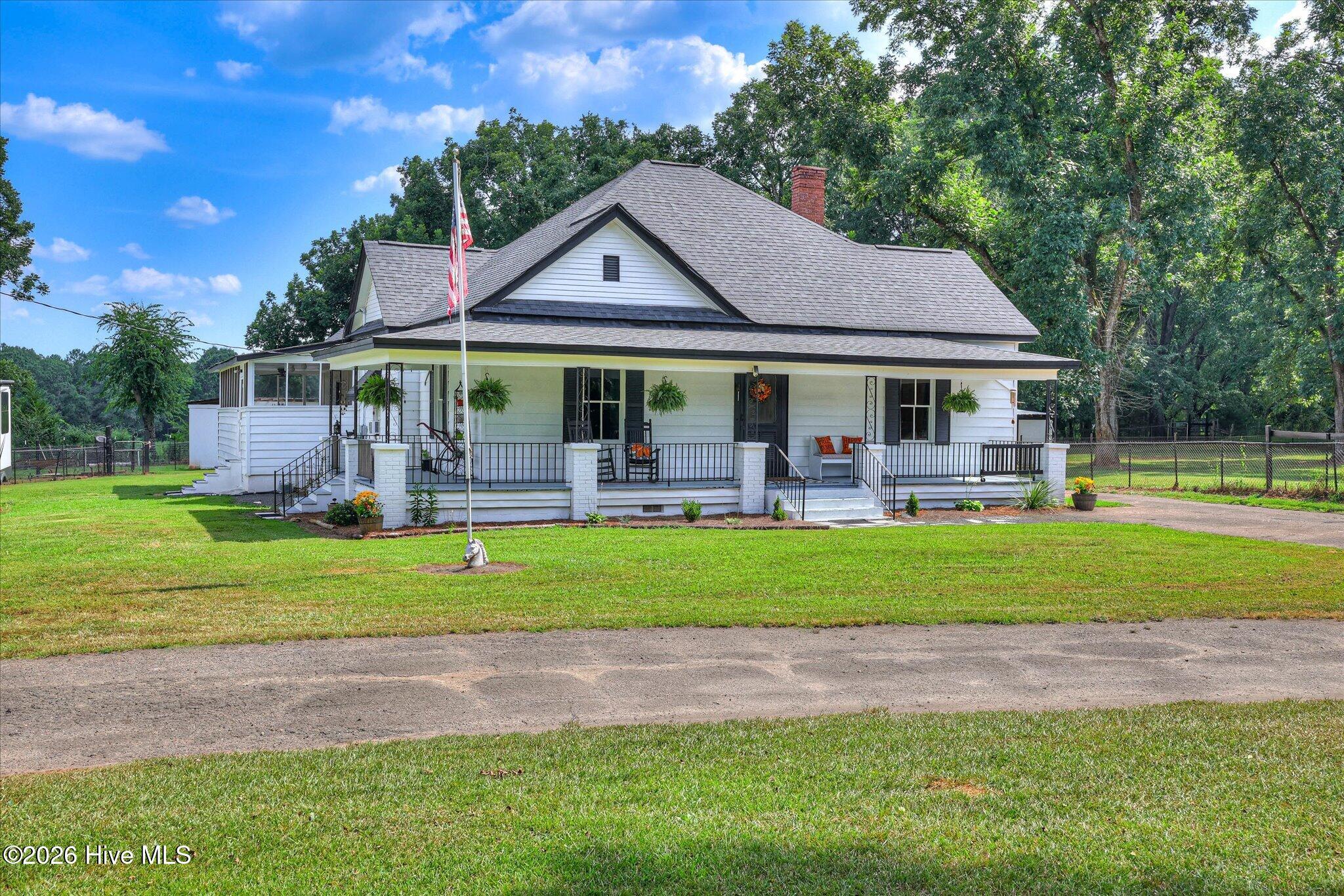 1131 Highway 378 E Property Photo 1