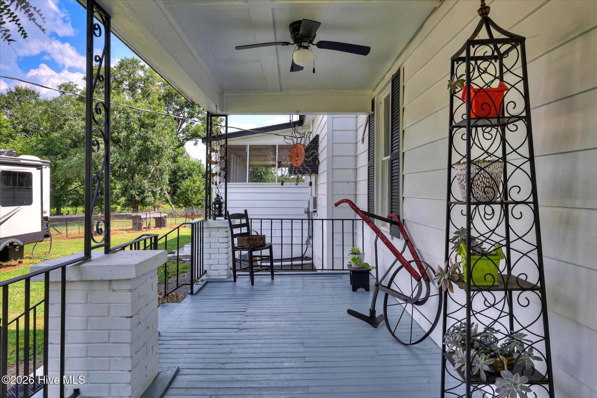 1131 Highway 378 E Property Photo 6