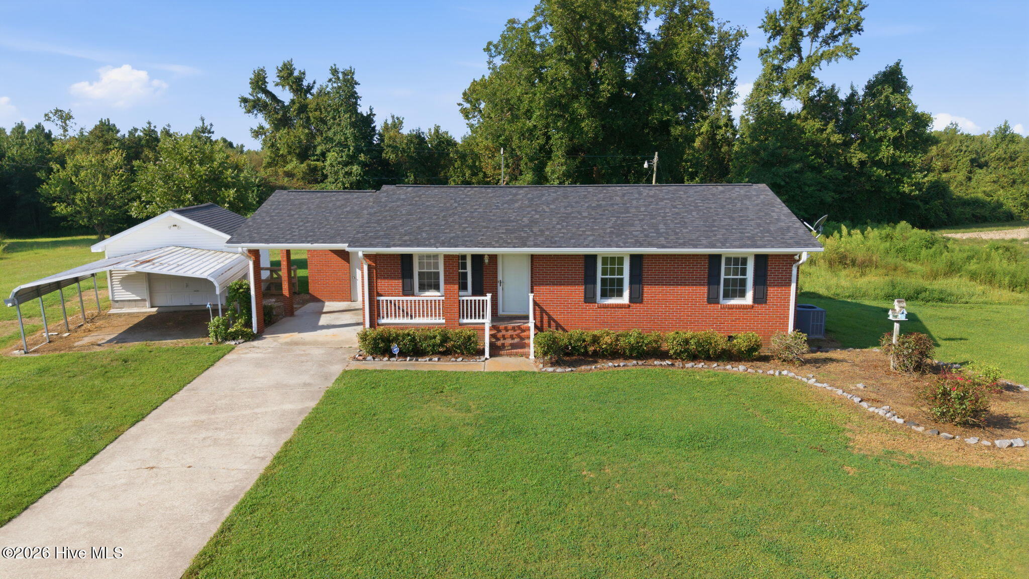 623 Moore Town Road Property Photo 4