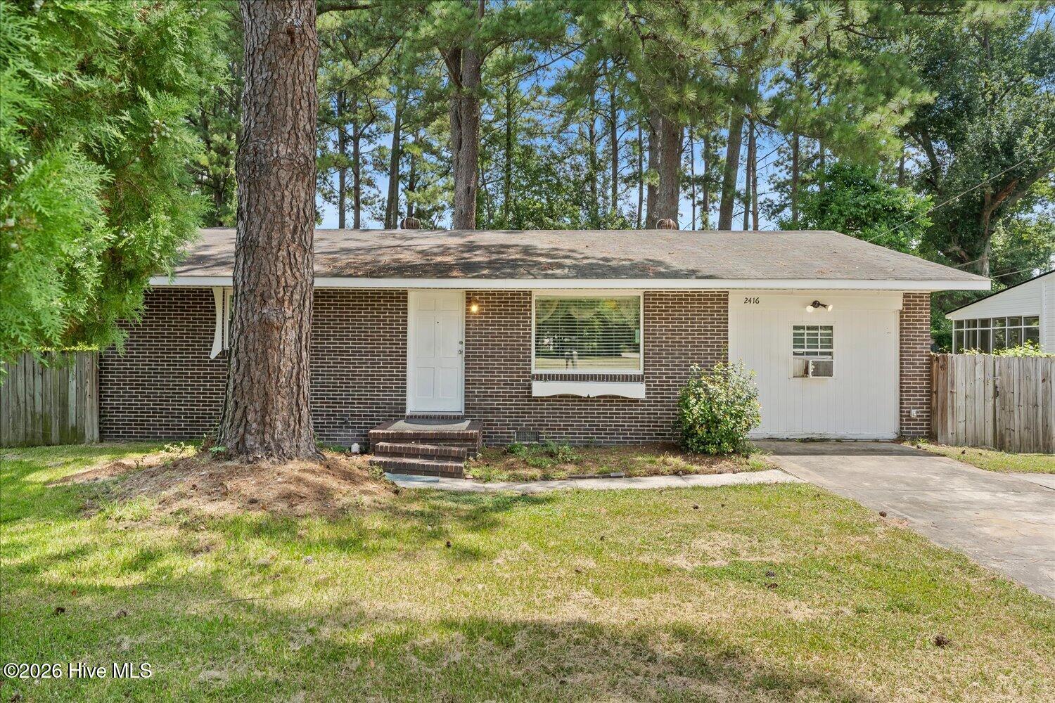 2416 Southgate Drive Property Photo 1