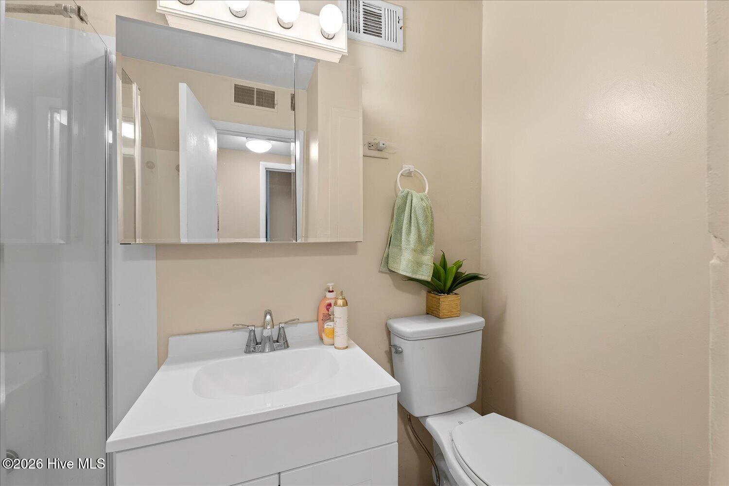 2416 Southgate Drive Property Photo 8