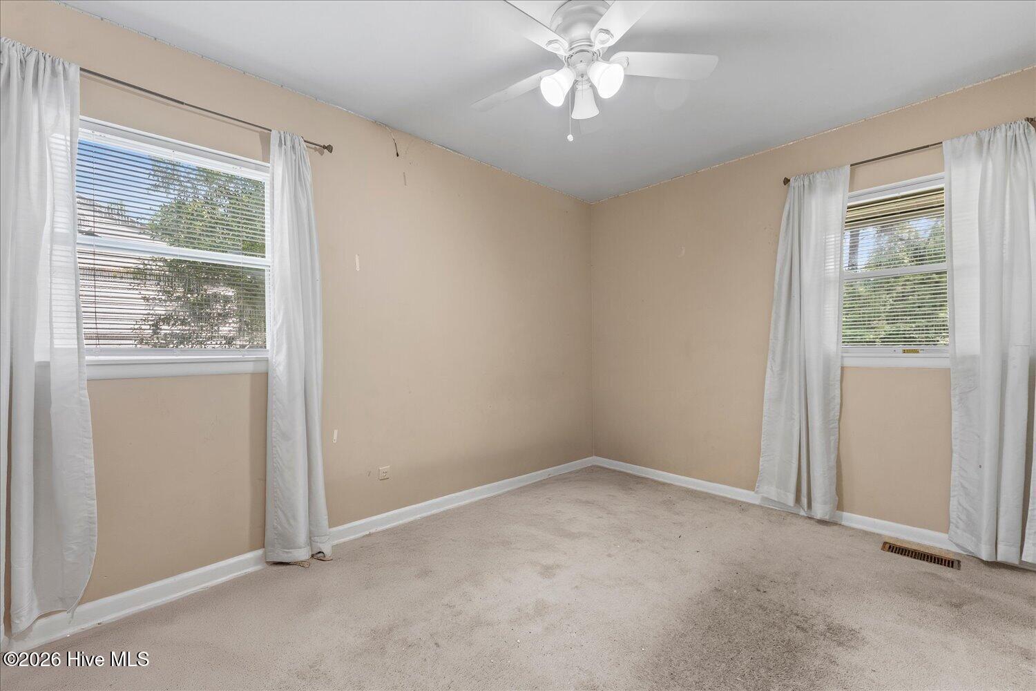 2416 Southgate Drive Property Photo 10