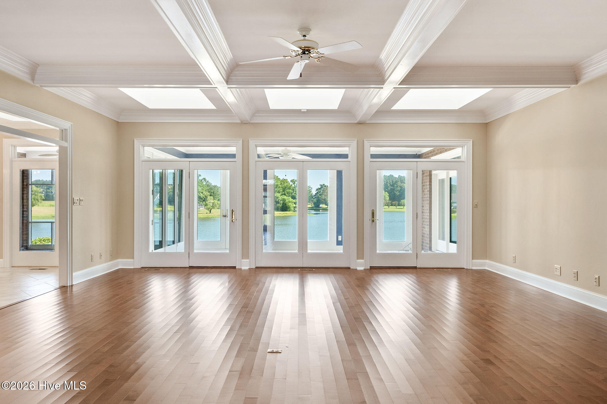 506 Lake Shore Drive Property Photo 12