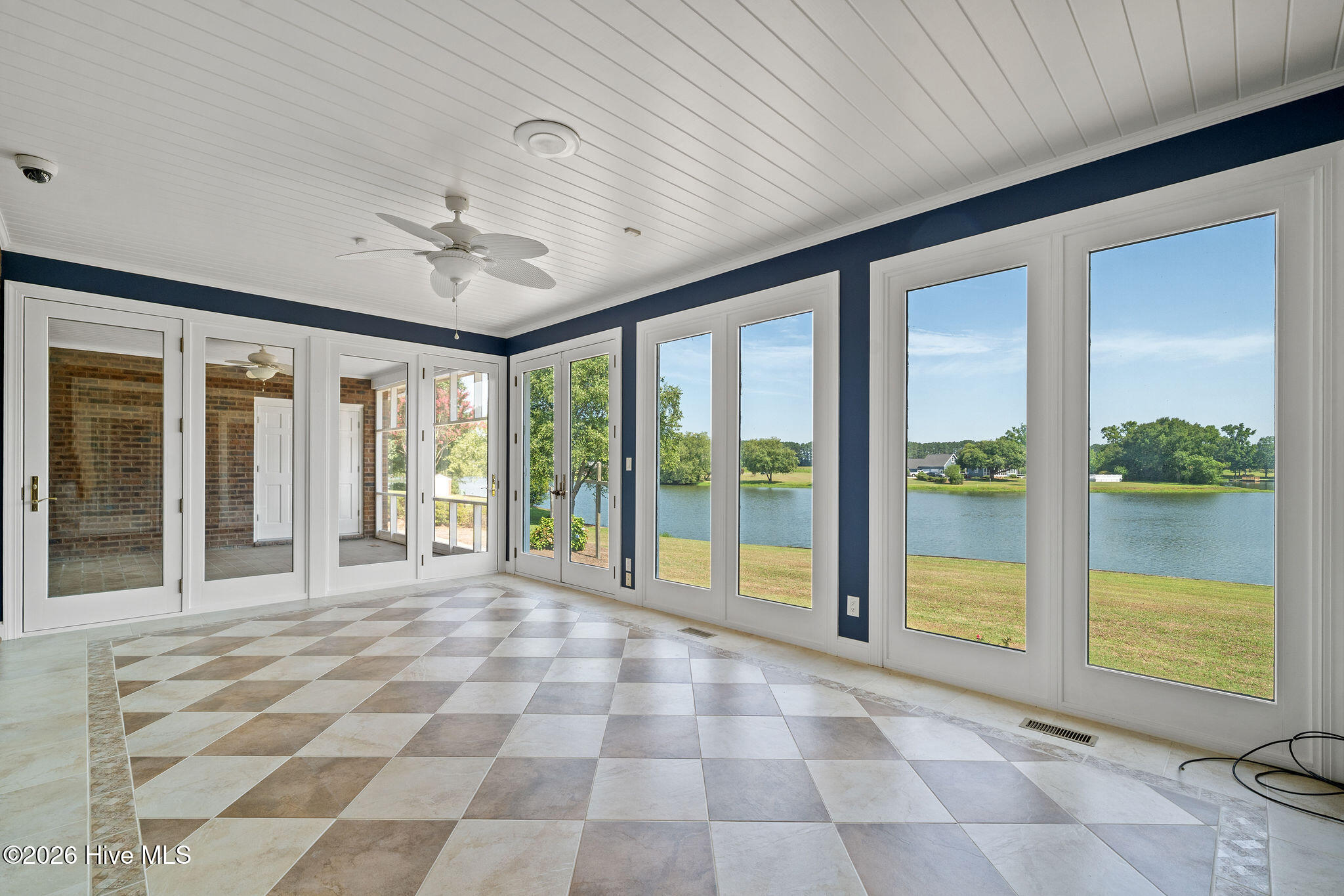 506 Lake Shore Drive Property Photo 13