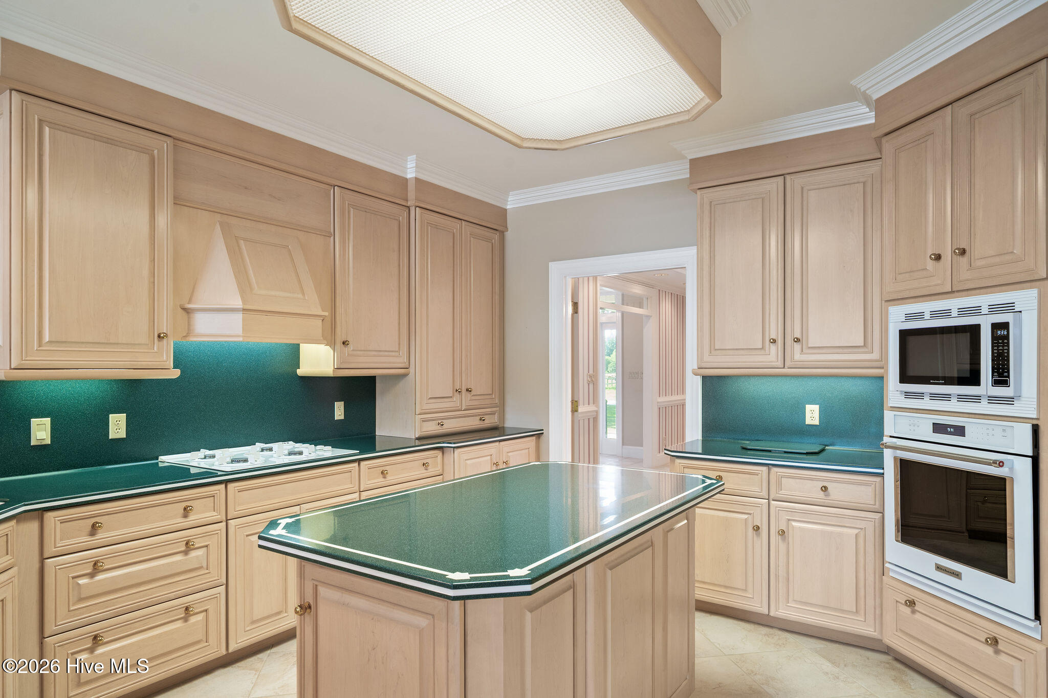 506 Lake Shore Drive Property Photo 17
