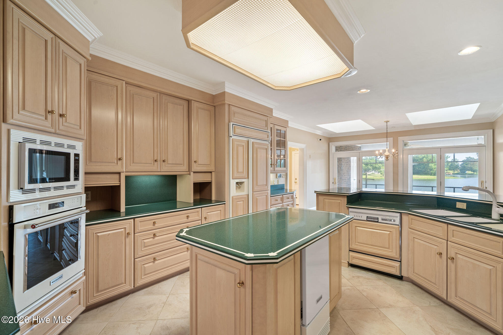 506 Lake Shore Drive Property Photo 19