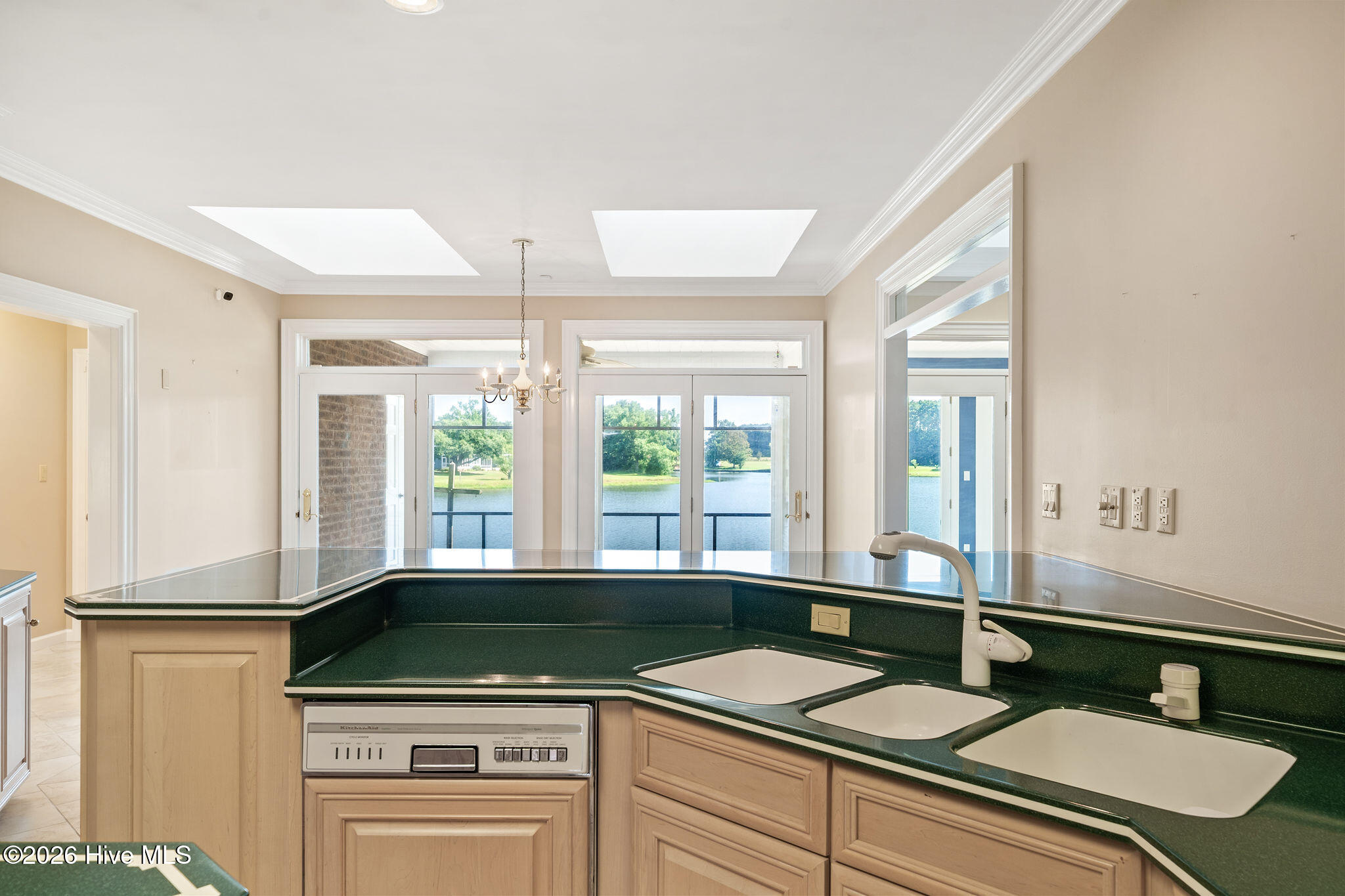 506 Lake Shore Drive Property Photo 20