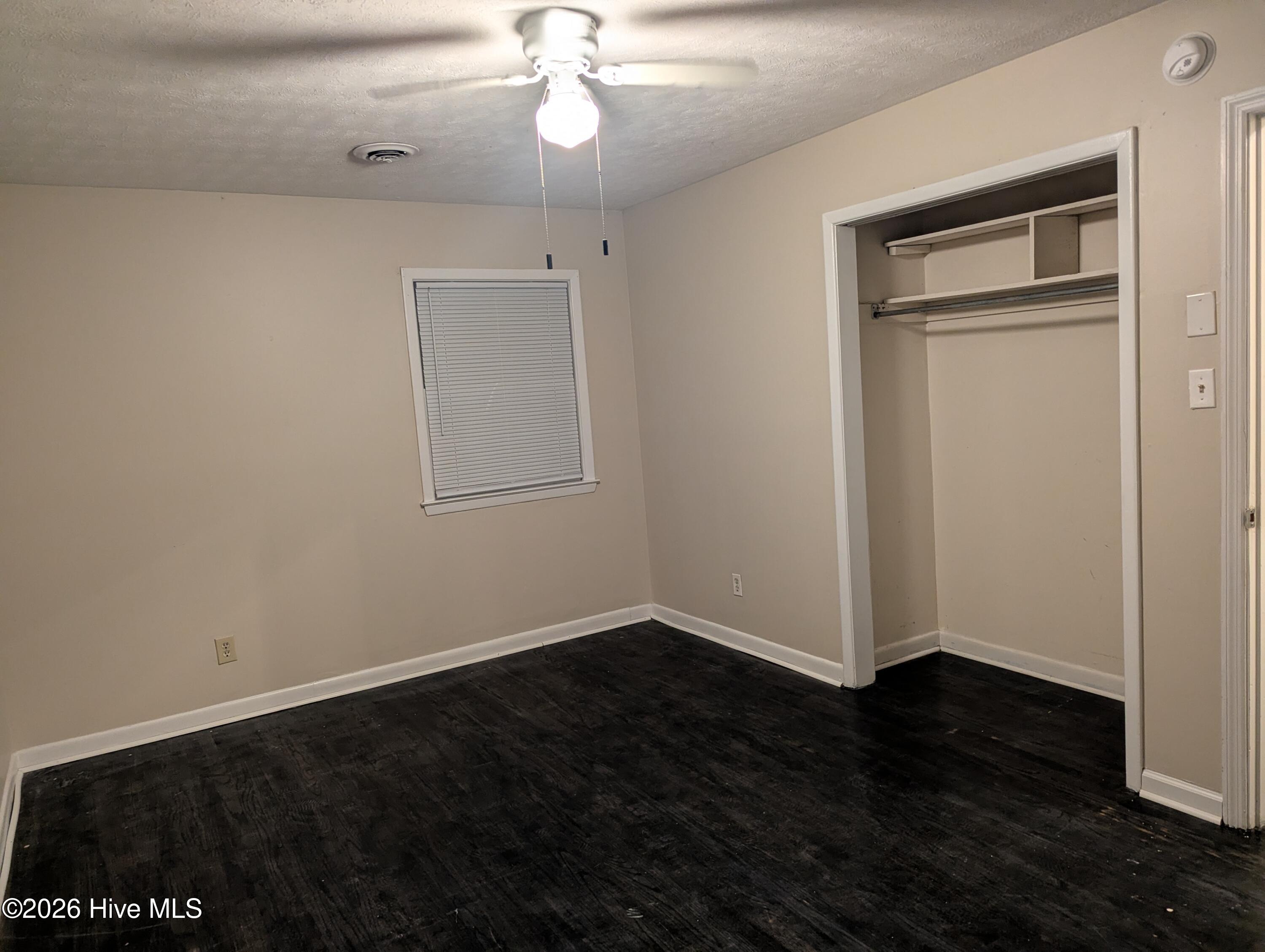 1020 Riverside Circle Property Photo 8