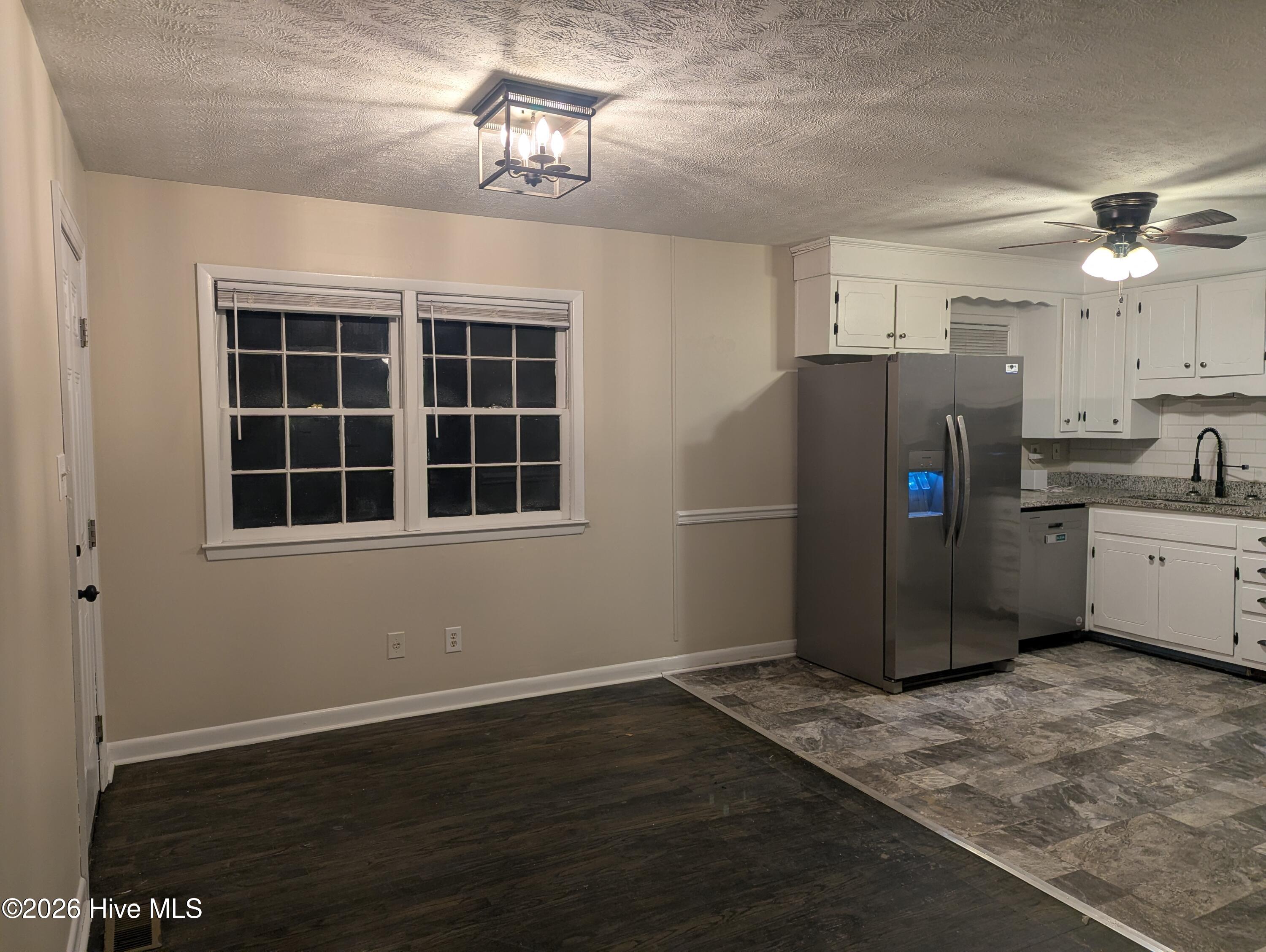 1020 Riverside Circle Property Photo 12